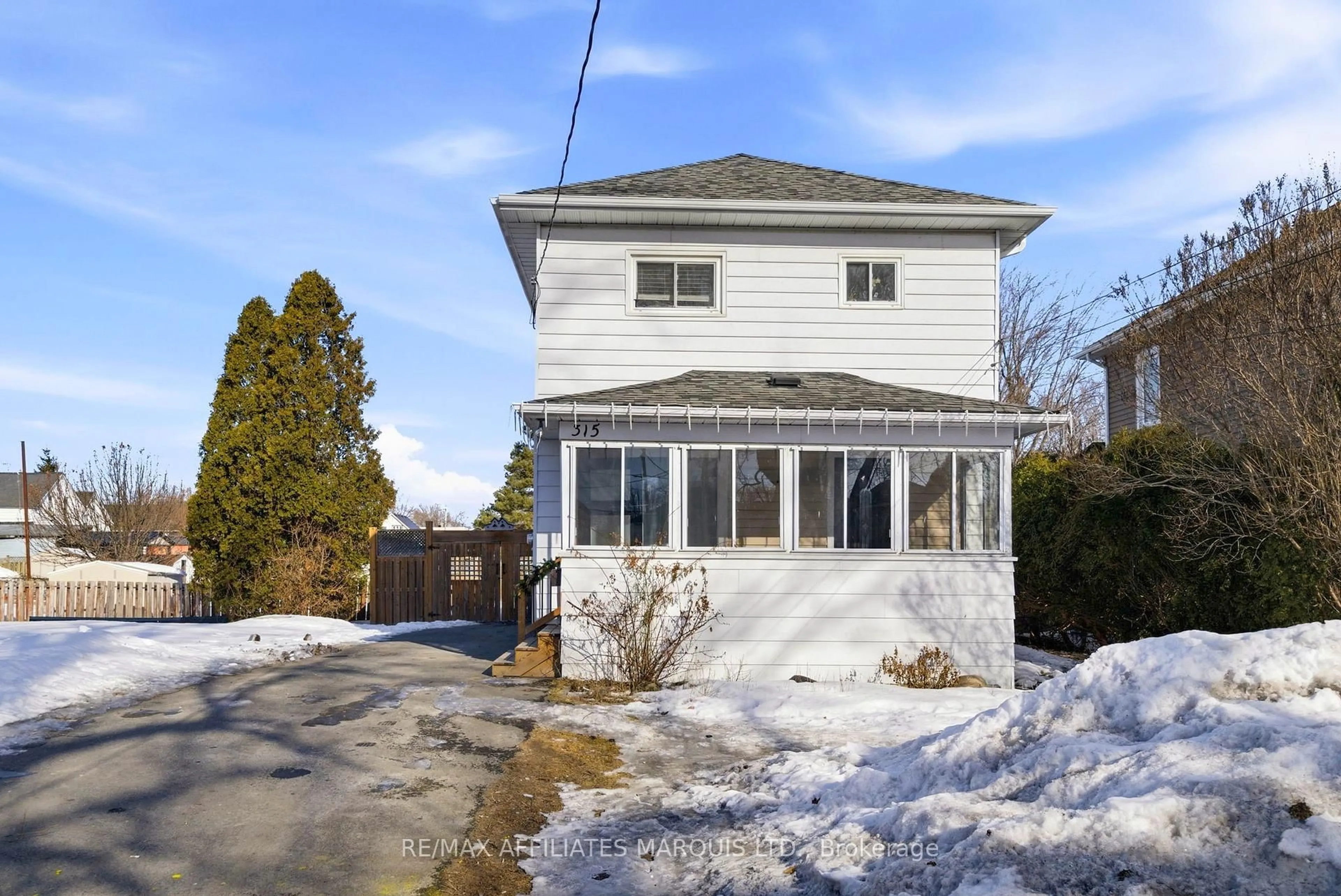 Unknown for 315 Fourth St, Cornwall Ontario K6J 2S3