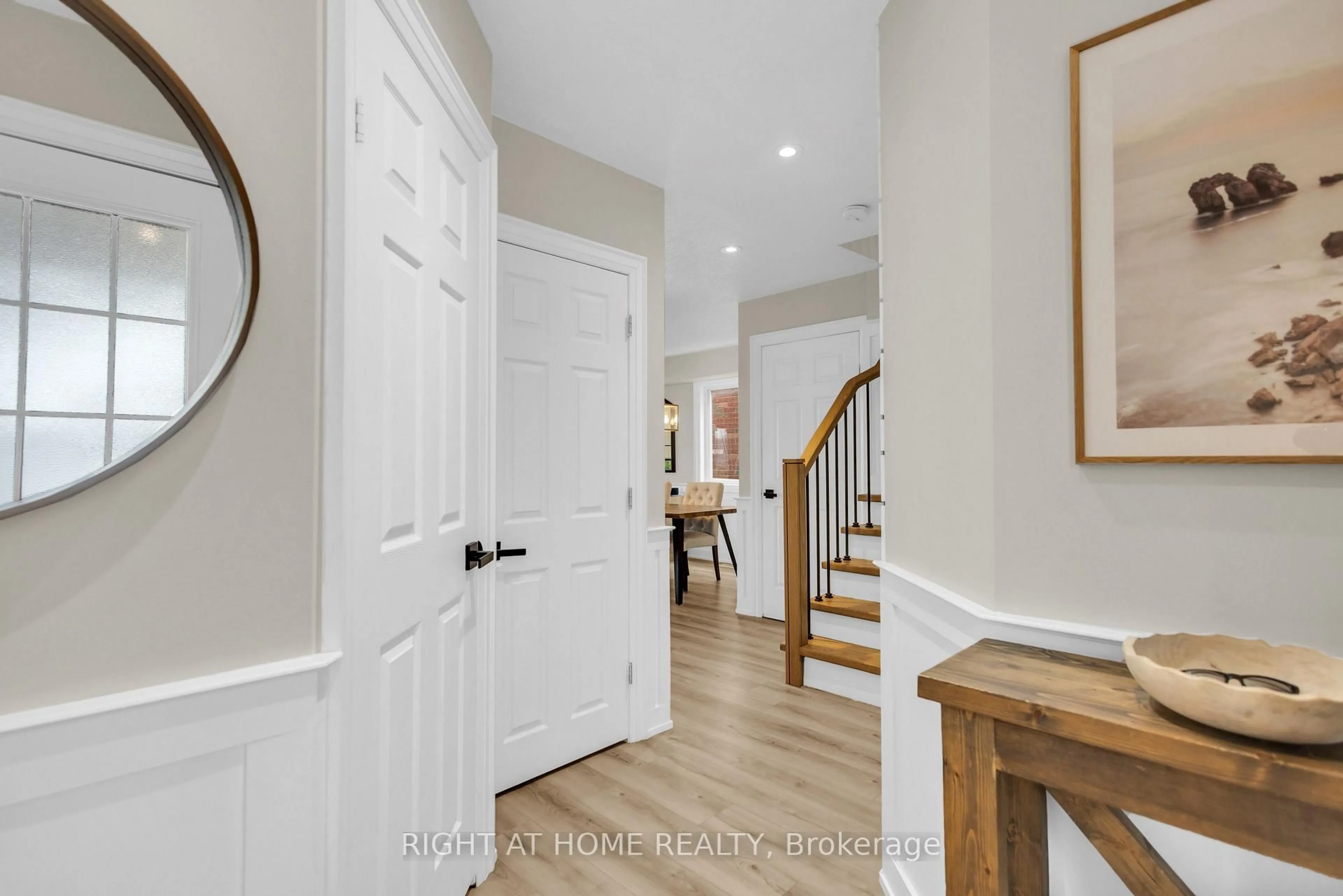 Indoor entryway for 552 Activa Ave, Kitchener Ontario N2E 4C2