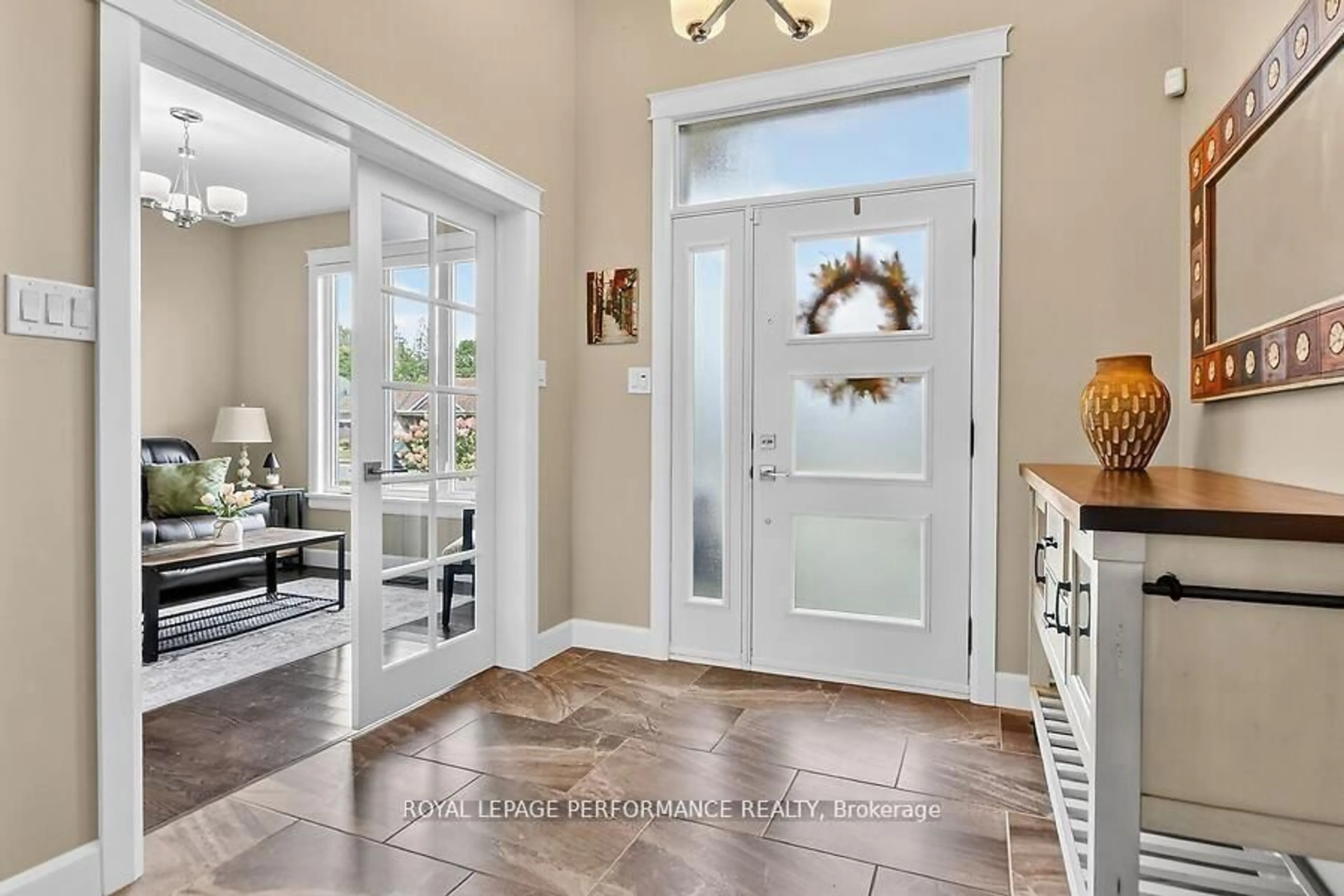 Indoor entryway for 136 Sheppard Ave, Drummond/North Elmsley Ontario K7H 0C5