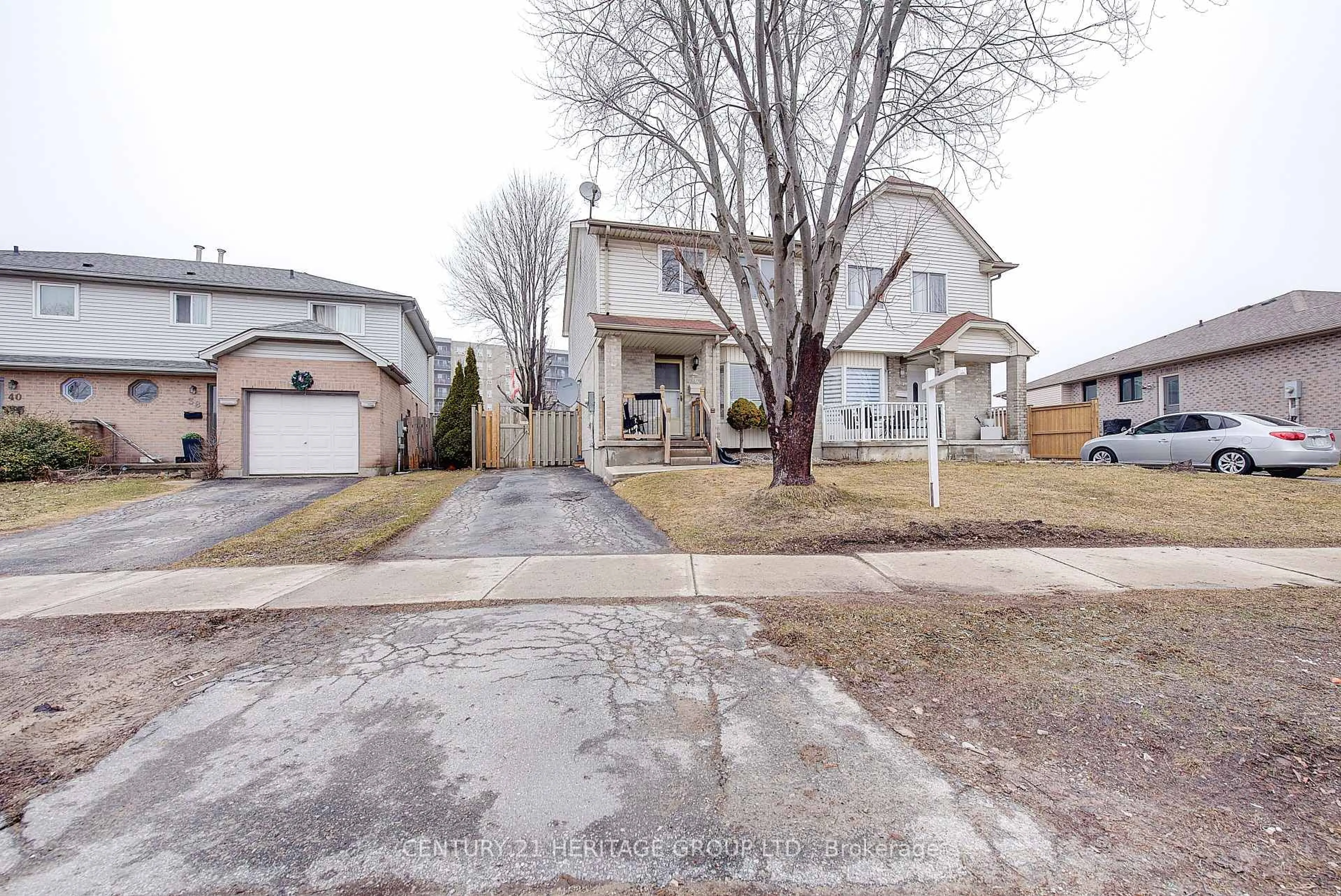 A pic from outside/outdoor area/front of a property/back of a property/a pic from drone, street for 36 Josselyn Dr, London South Ontario N6E 3V7