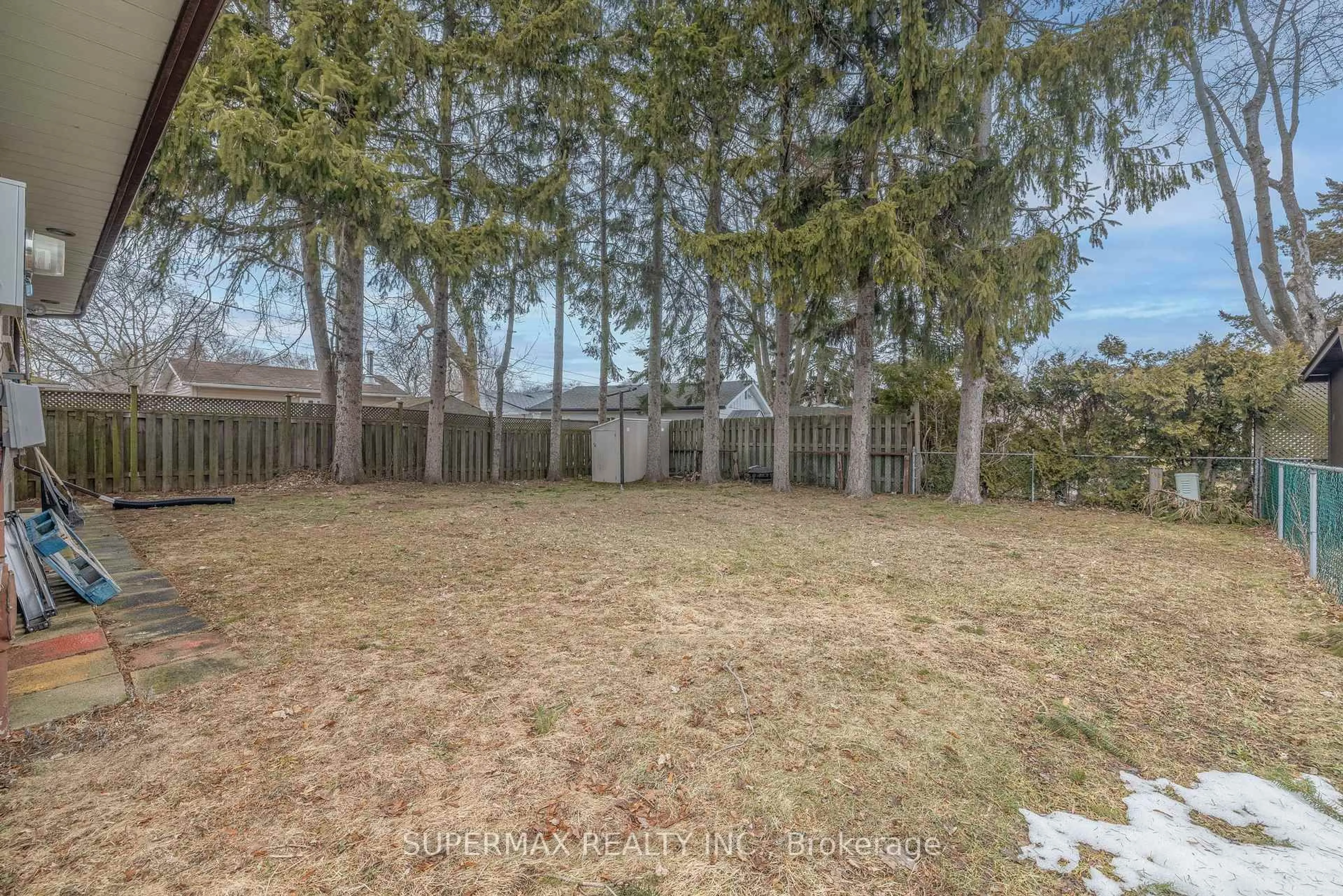 Patio, forest/trees view for 1058 Apache Rd, London East Ontario N5V 2W3