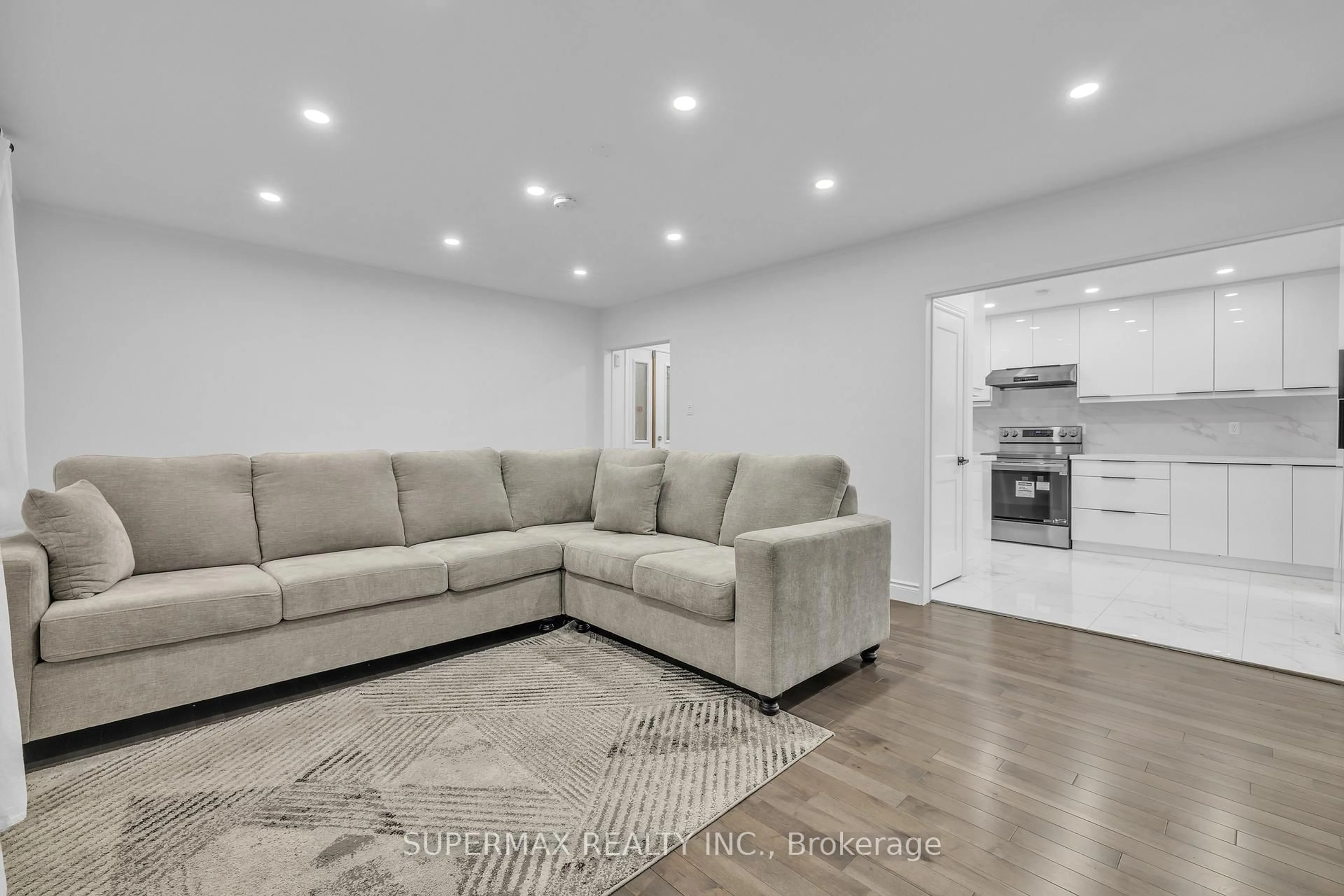 Living room with furniture, unknown for 1058 Apache Rd, London East Ontario N5V 2W3