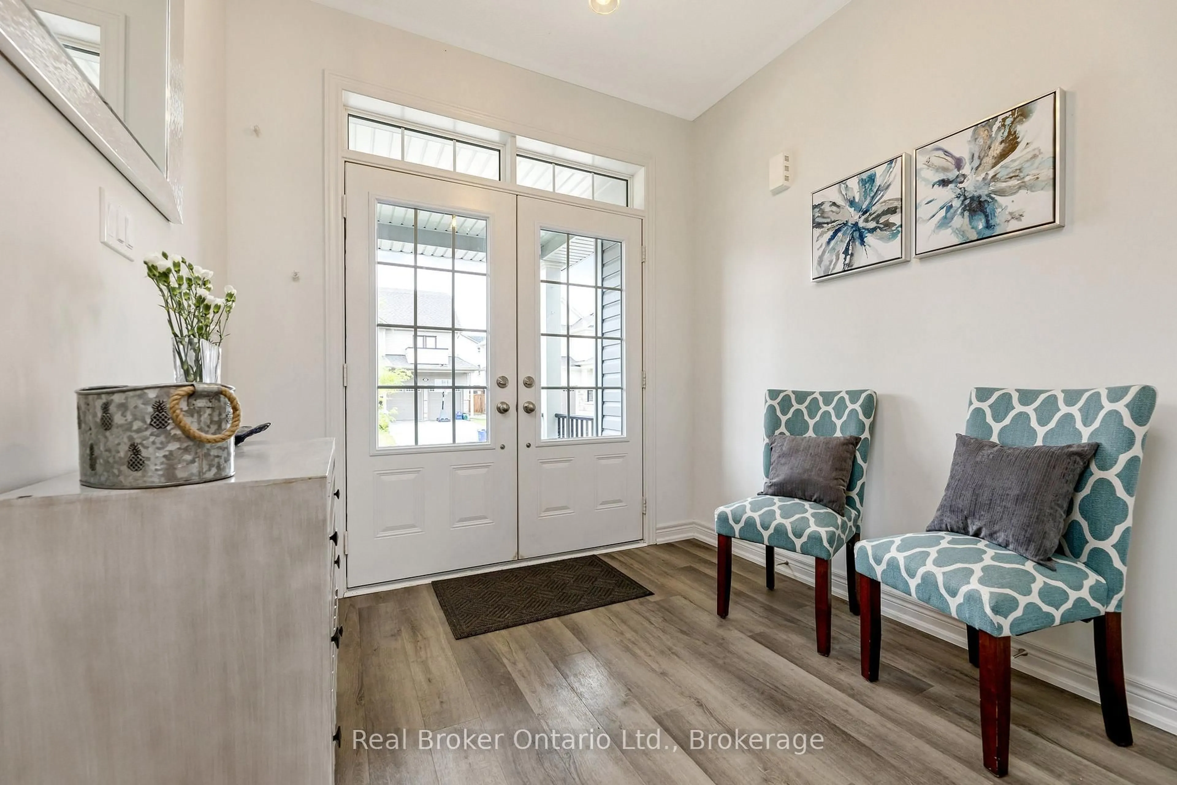 Indoor entryway for 61 Kirvan St, Centre Wellington Ontario N1M 0G9