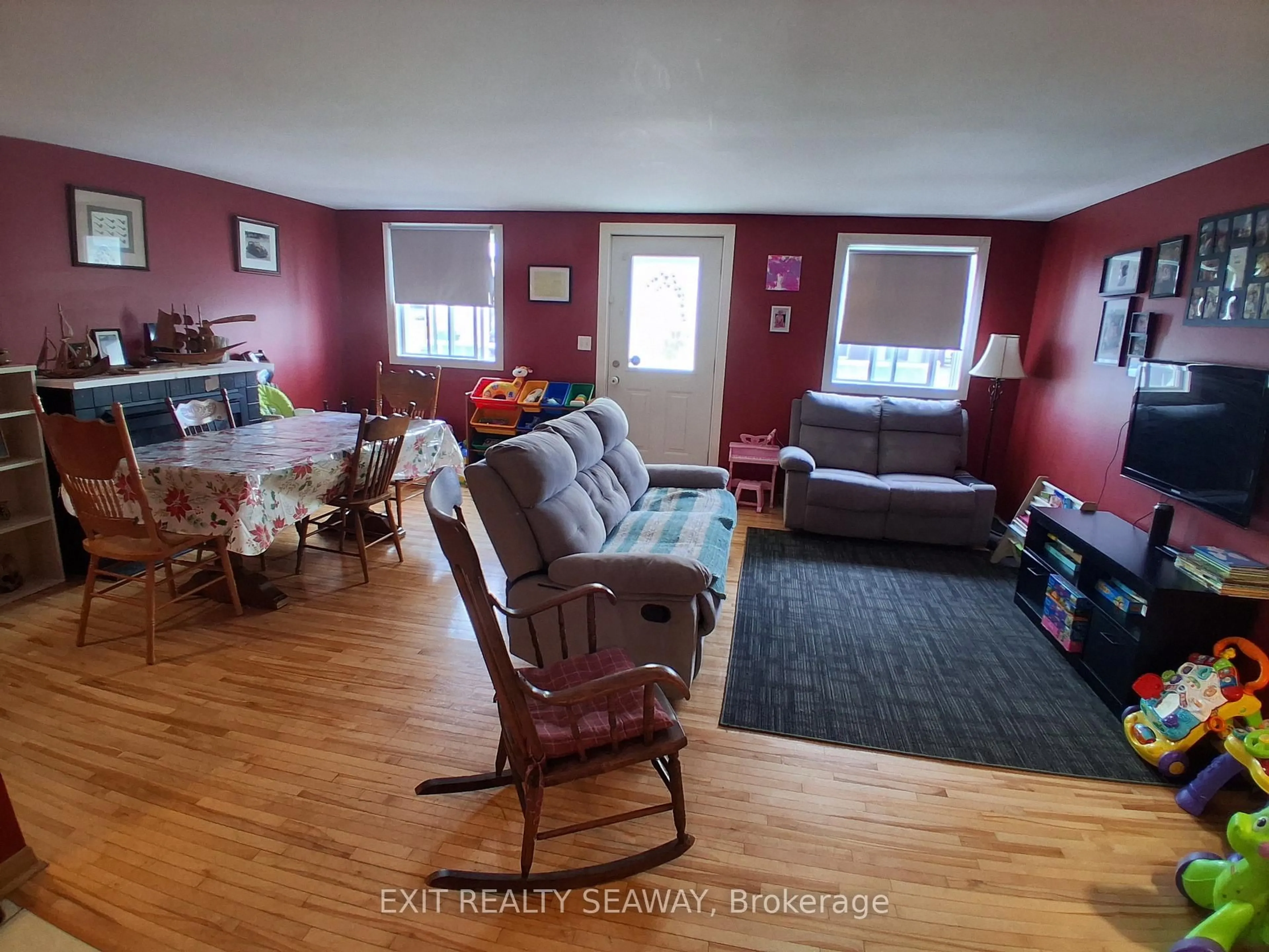 Living room with furniture, unknown for 303 Eleventh St, Cornwall Ontario K6J 3B5