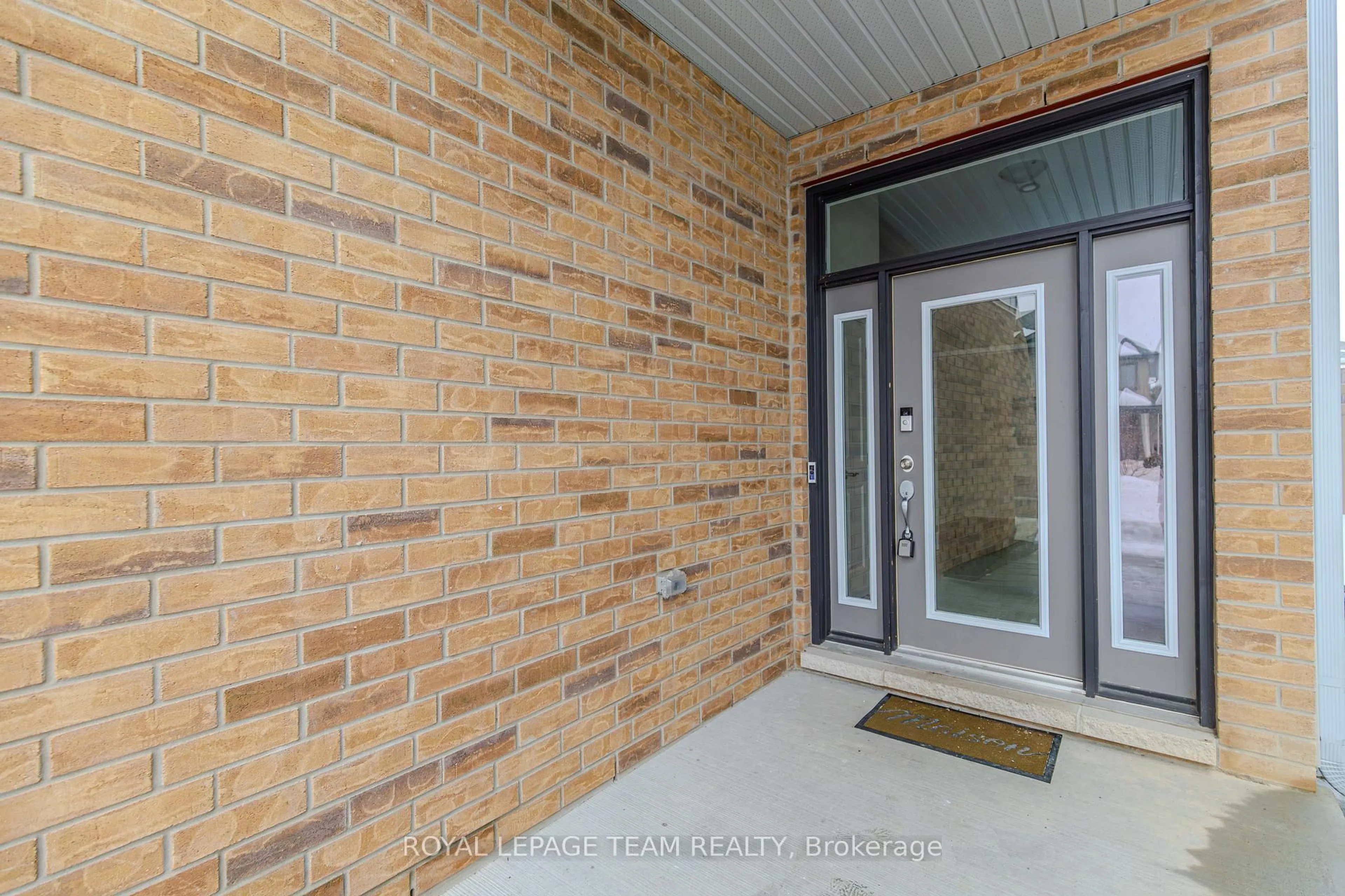 Indoor entryway for 608 Enclave Lane, Clarence-Rockland Ontario K4K 0M8