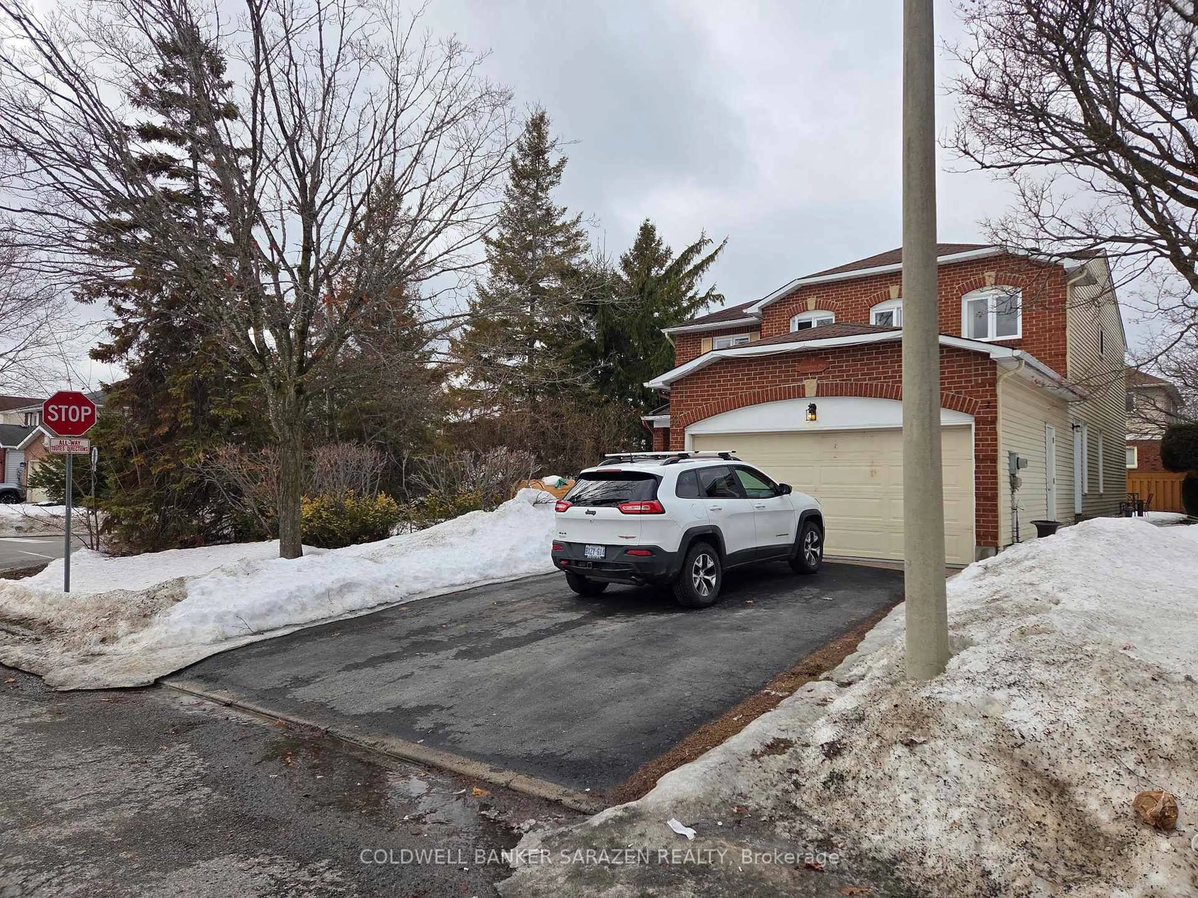 Parking for 31 Dossetter Way, Ottawa Ontario K1G 4S3