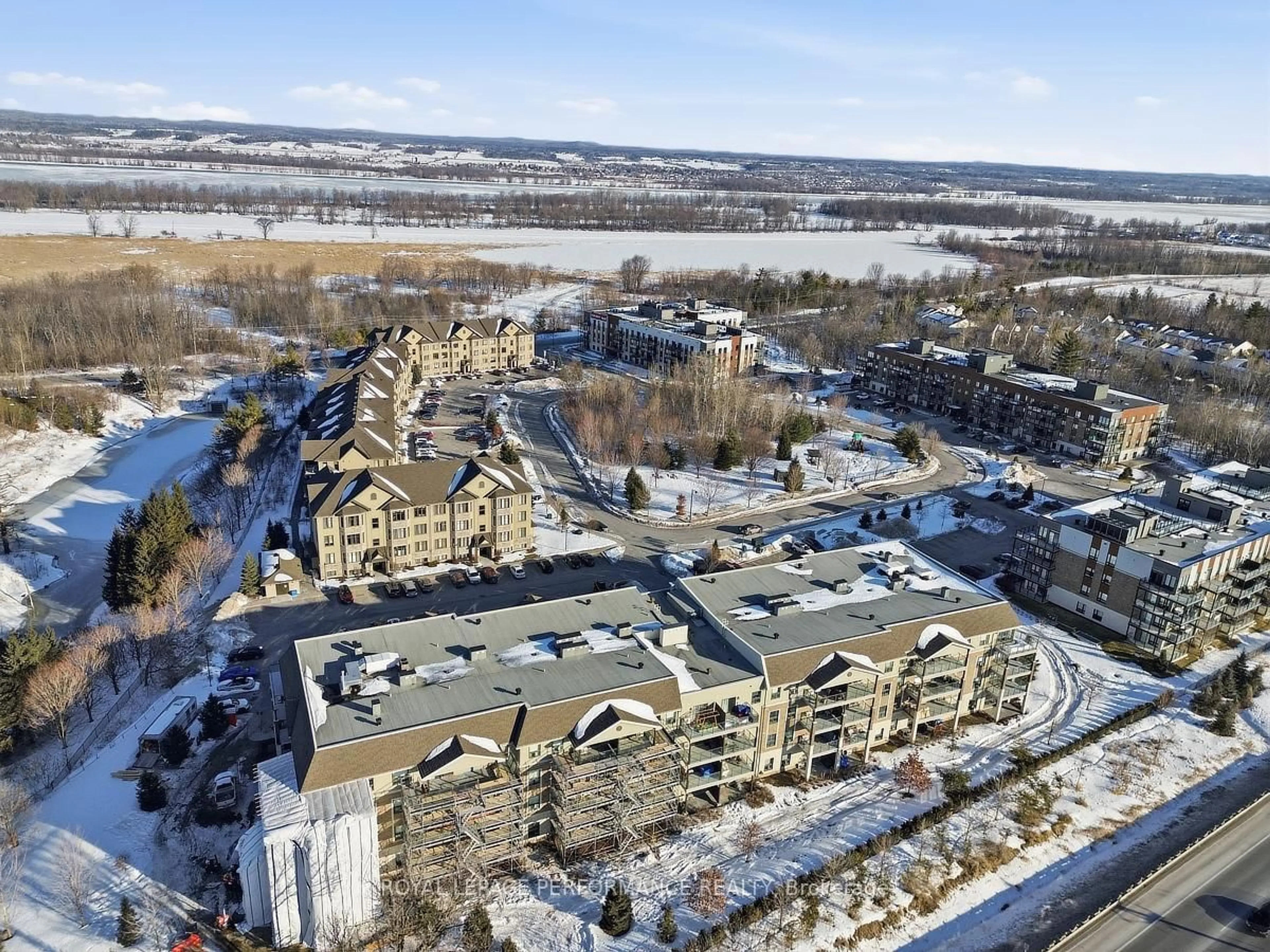 A pic from outside/outdoor area/front of a property/back of a property/a pic from drone, unknown for 120 Prestige Circ #116, Ottawa Ontario K4A 1B4