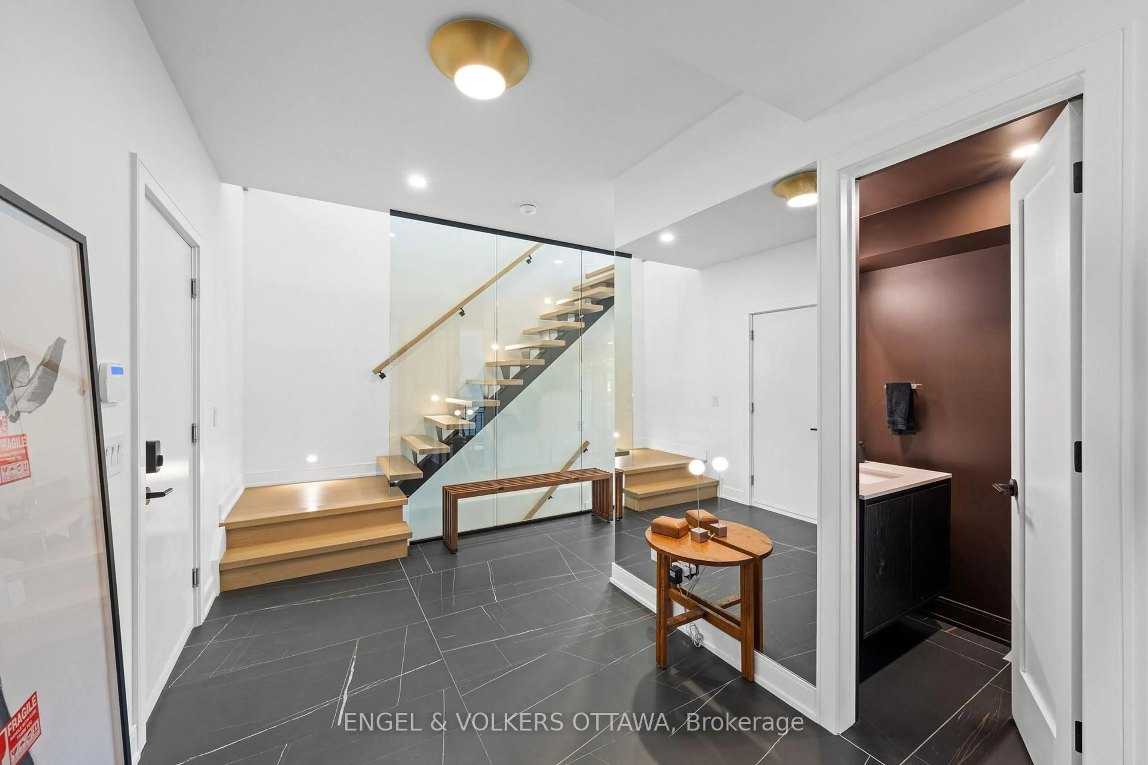 Indoor foyer for 127 Peridot Private, Ottawa Ontario K2C 3M3