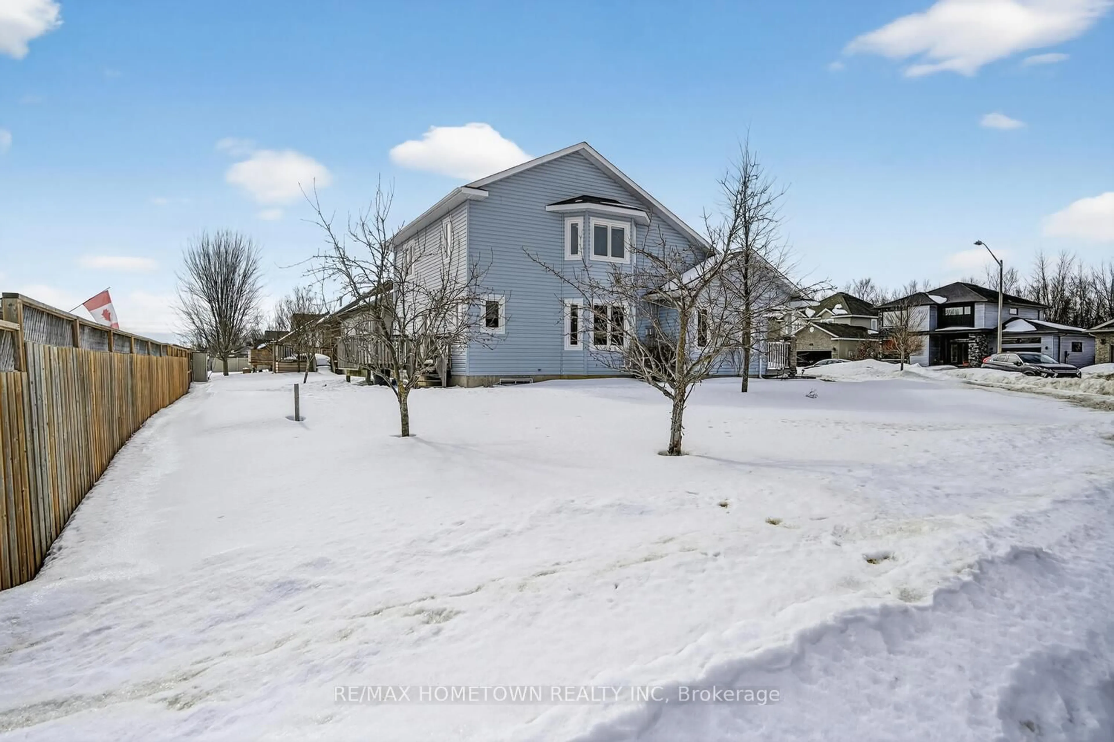 A pic from outside/outdoor area/front of a property/back of a property/a pic from drone, street for 1147 McClure Cres, Brockville Ontario K6A 2R2