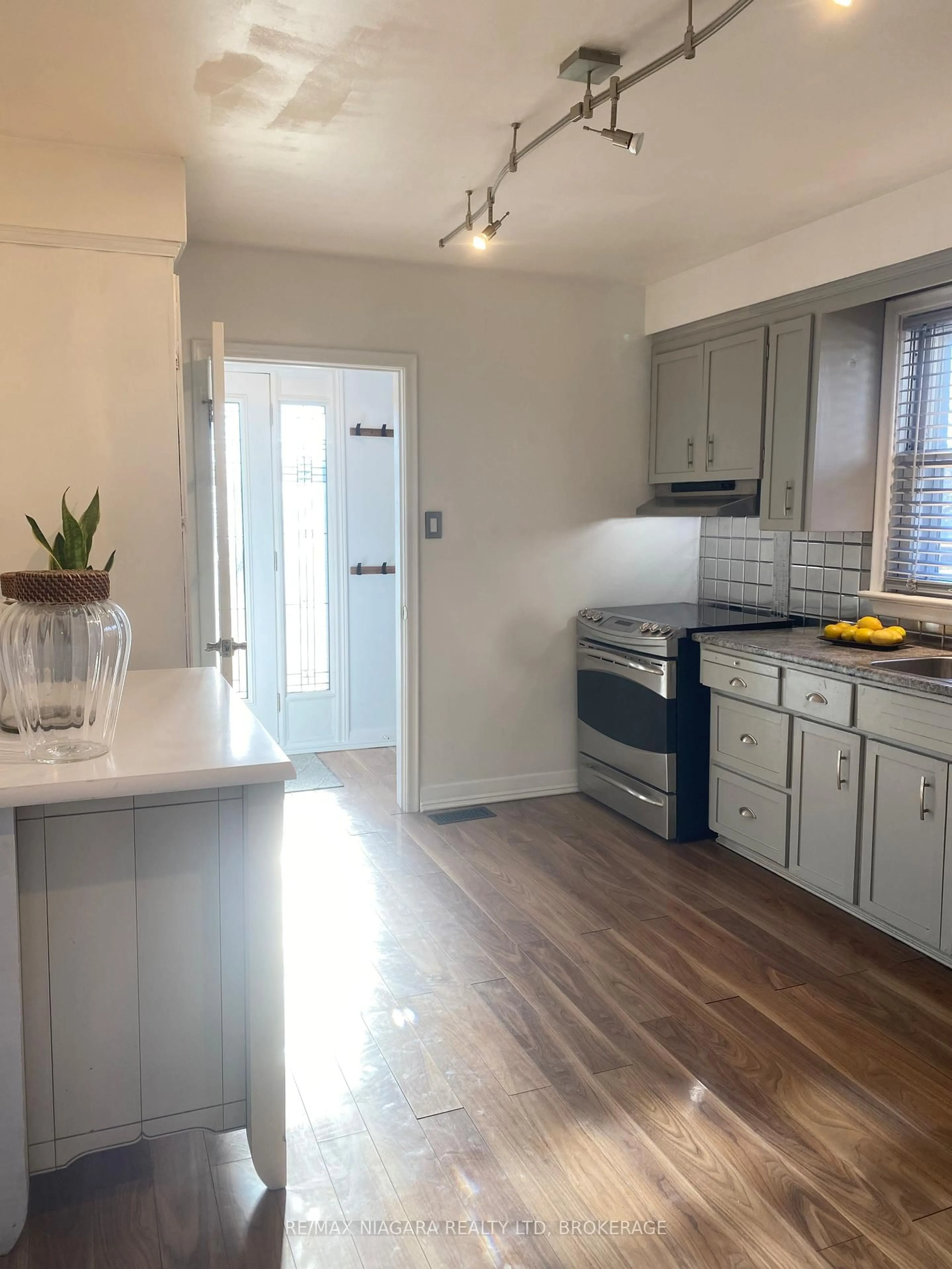 Unknown for 96 Terrace Dr, Hamilton Ontario L9A 2Y6