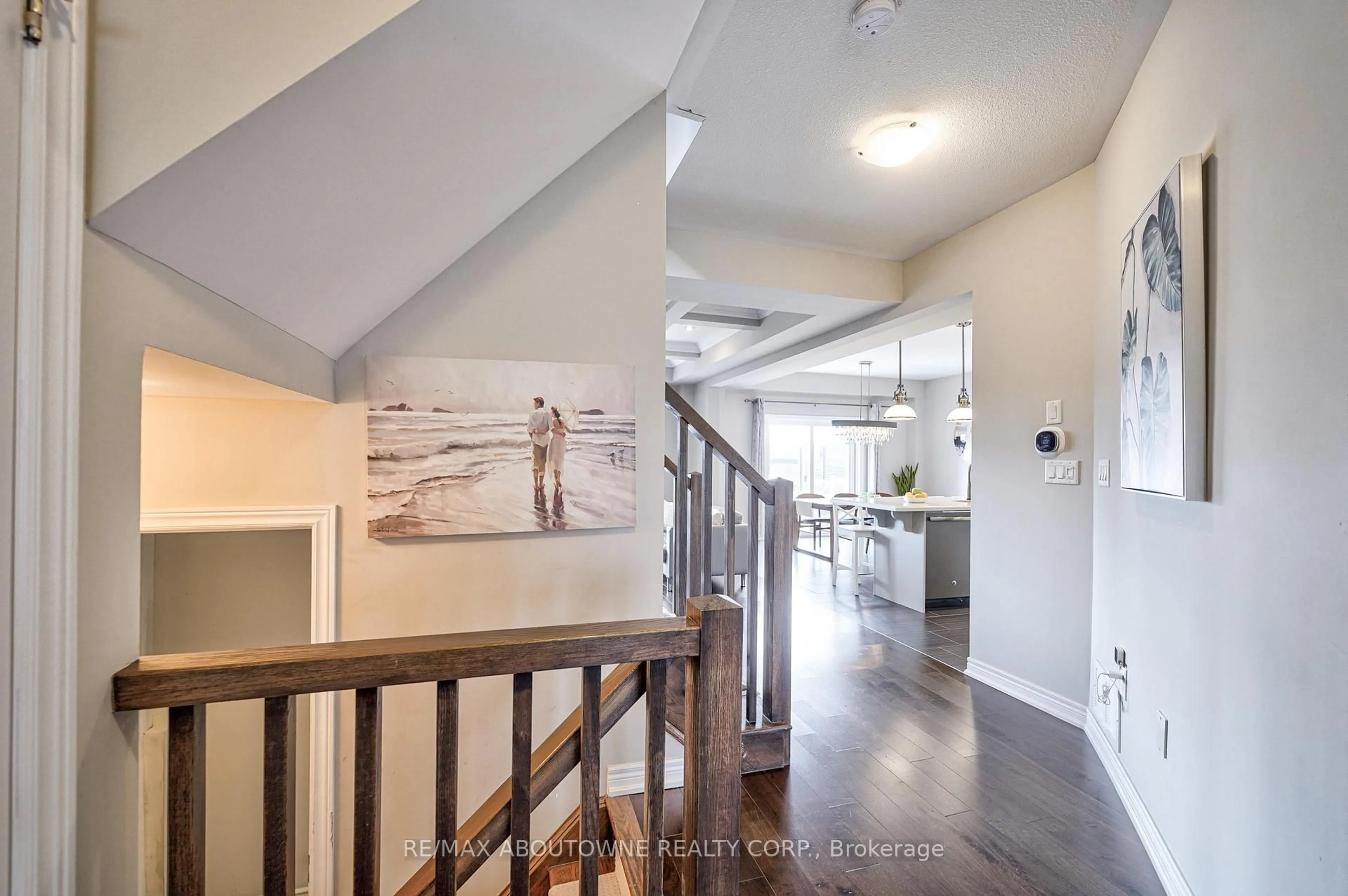 Indoor entryway for 195 Greti Dr, Hamilton Ontario L9B 0H5