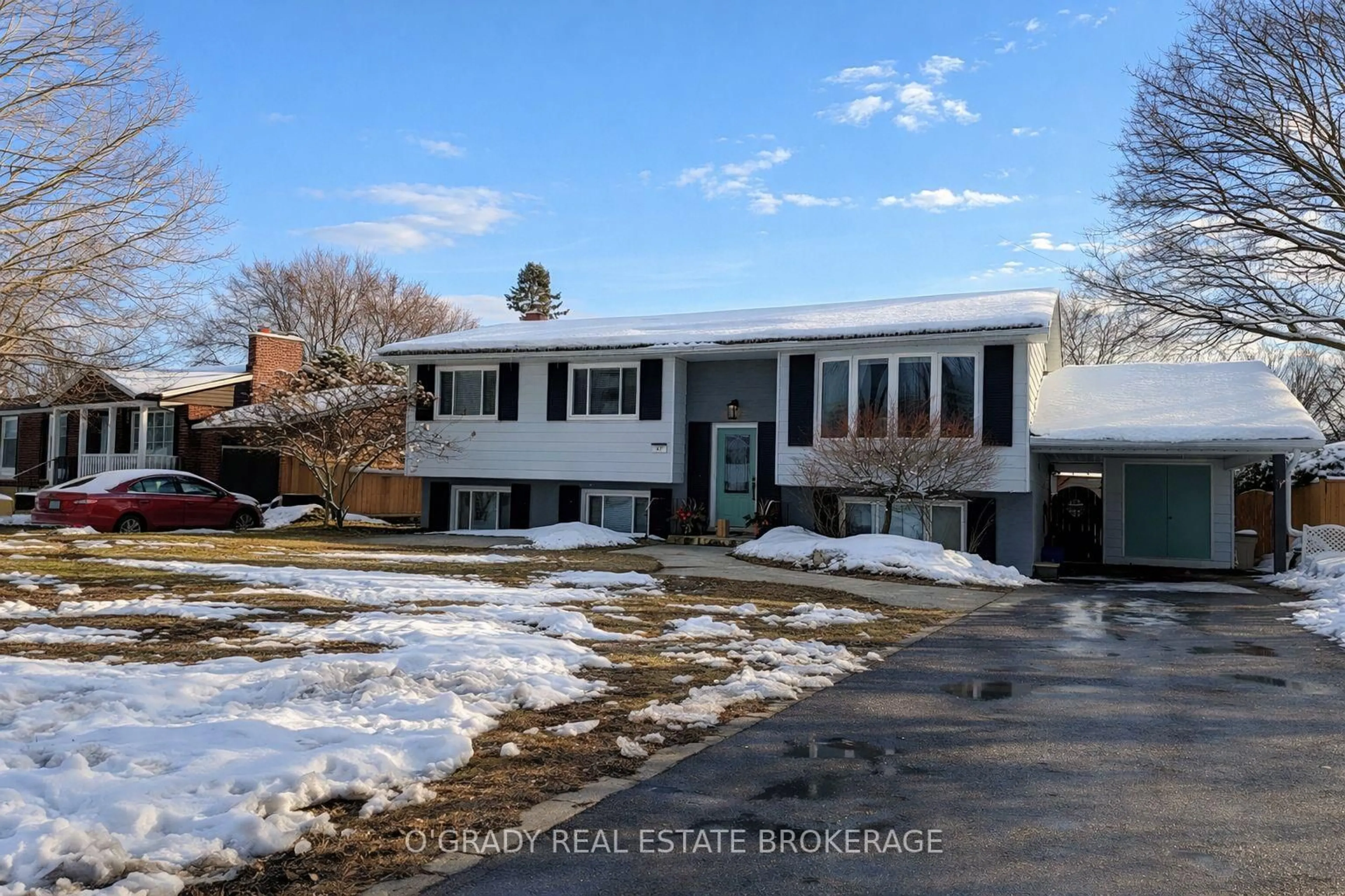 Home with vinyl exterior material, street for 47 Meighen Cres, Brockville Ontario K6V 3J8