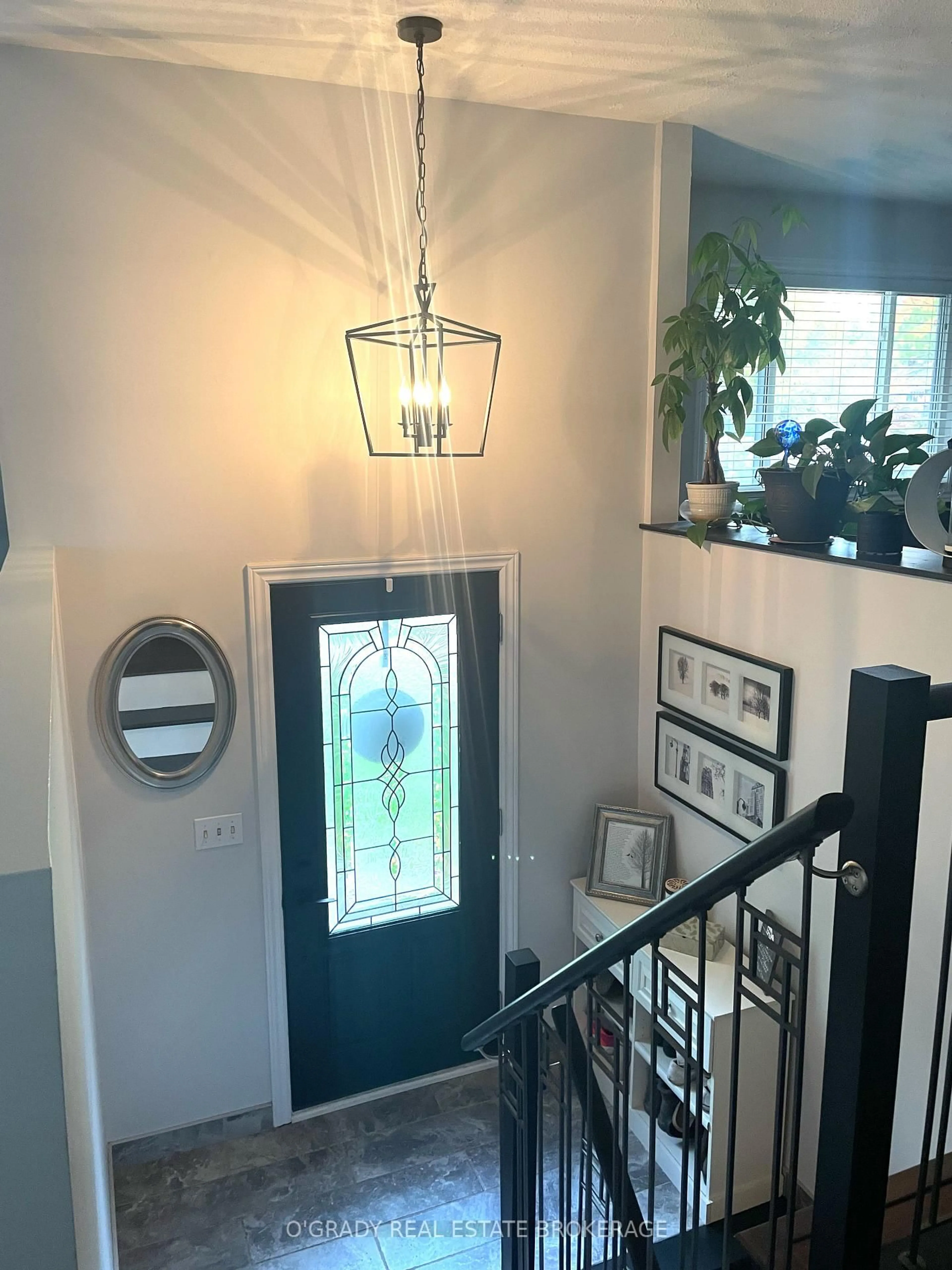 Indoor entryway for 47 Meighen Cres, Brockville Ontario K6V 3J8