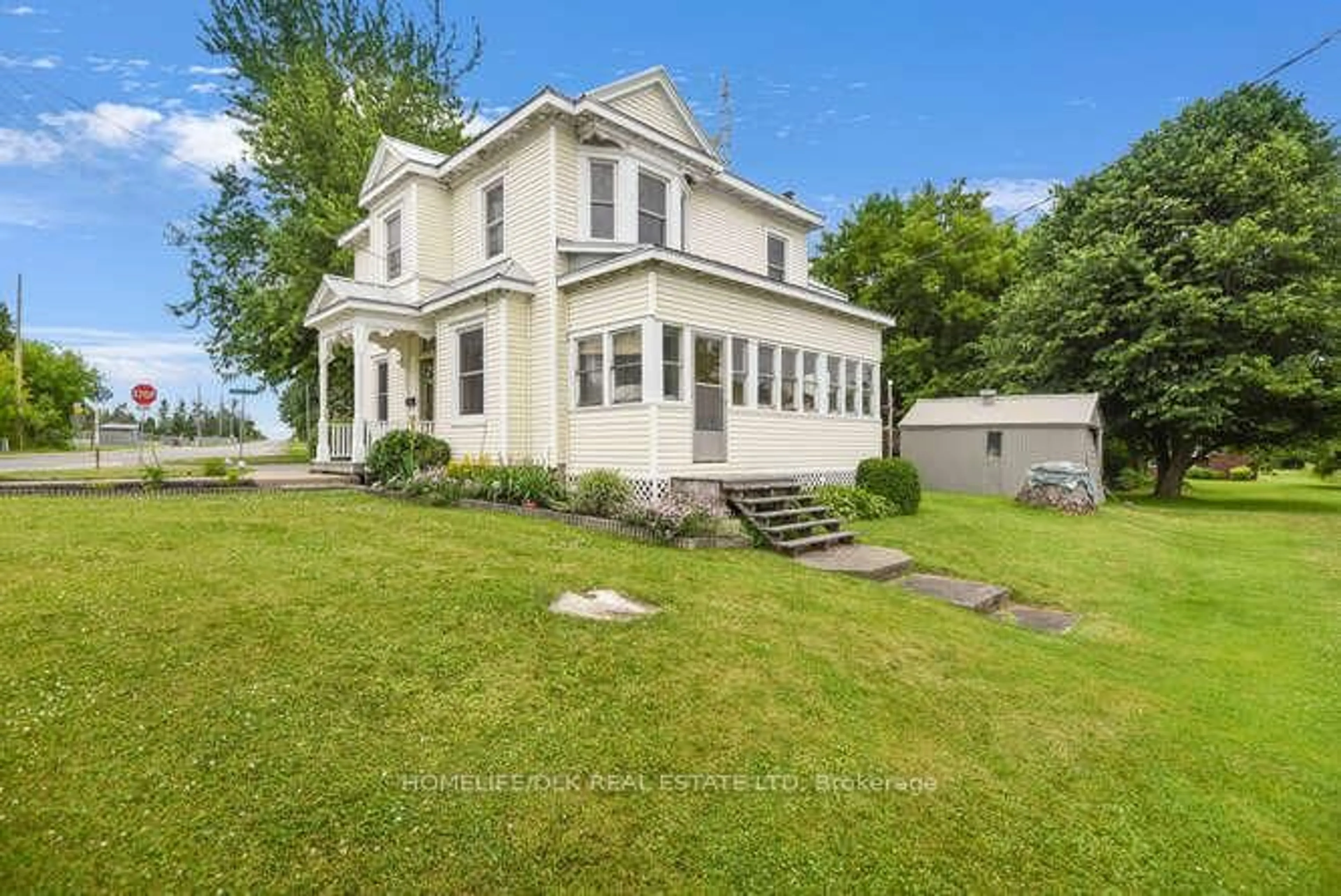 A pic from outside/outdoor area/front of a property/back of a property/a pic from drone, building for 9101 County 15 Rd, Augusta Ontario K0G 1R0