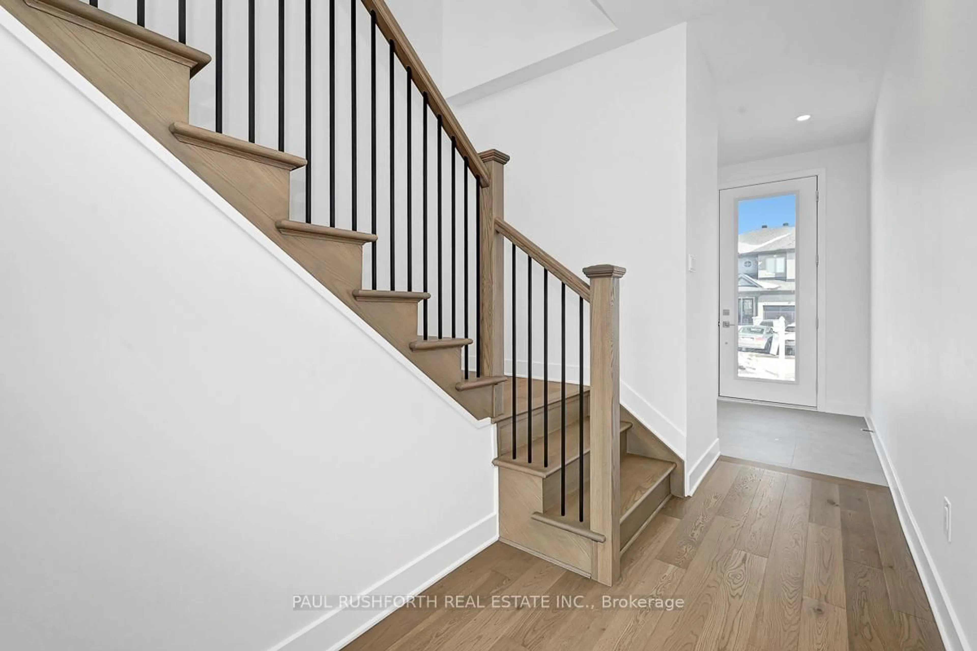 Stairs for 625 Miikana Rd, Ottawa Ontario K1X 0G5