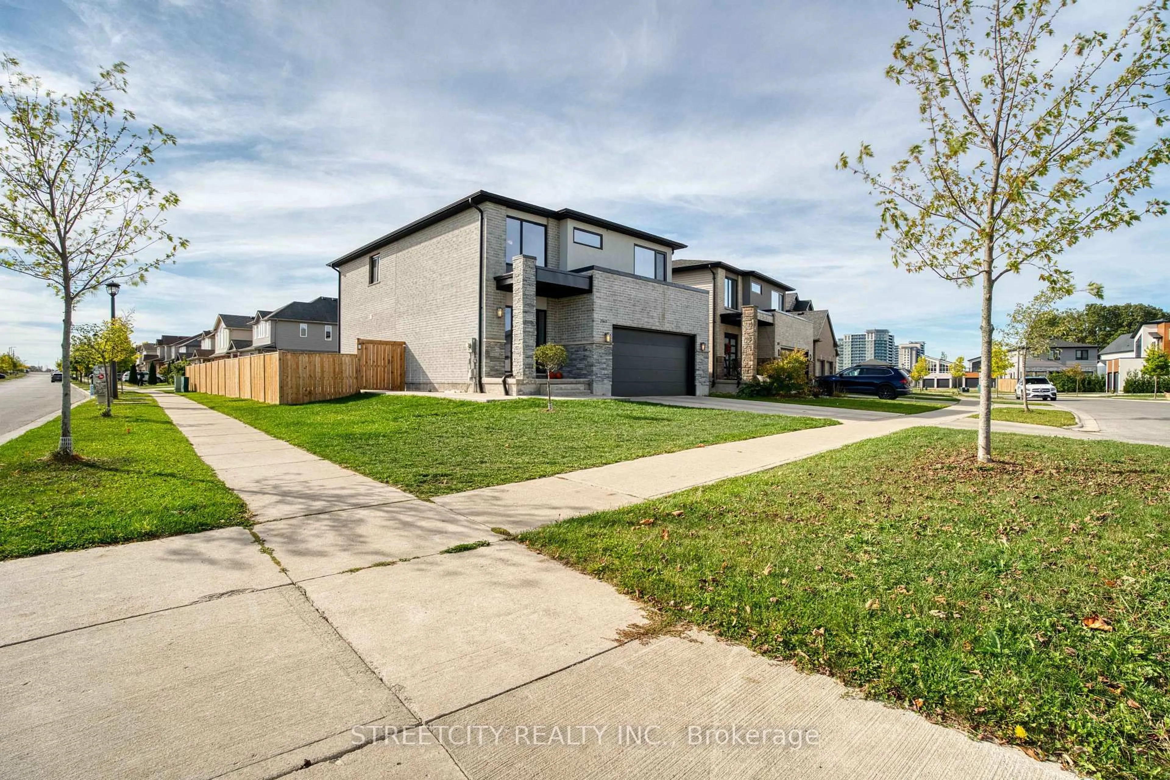 A pic from outside/outdoor area/front of a property/back of a property/a pic from drone, street for 2167 WATEROAK Dr, London North Ontario N6G 0P9