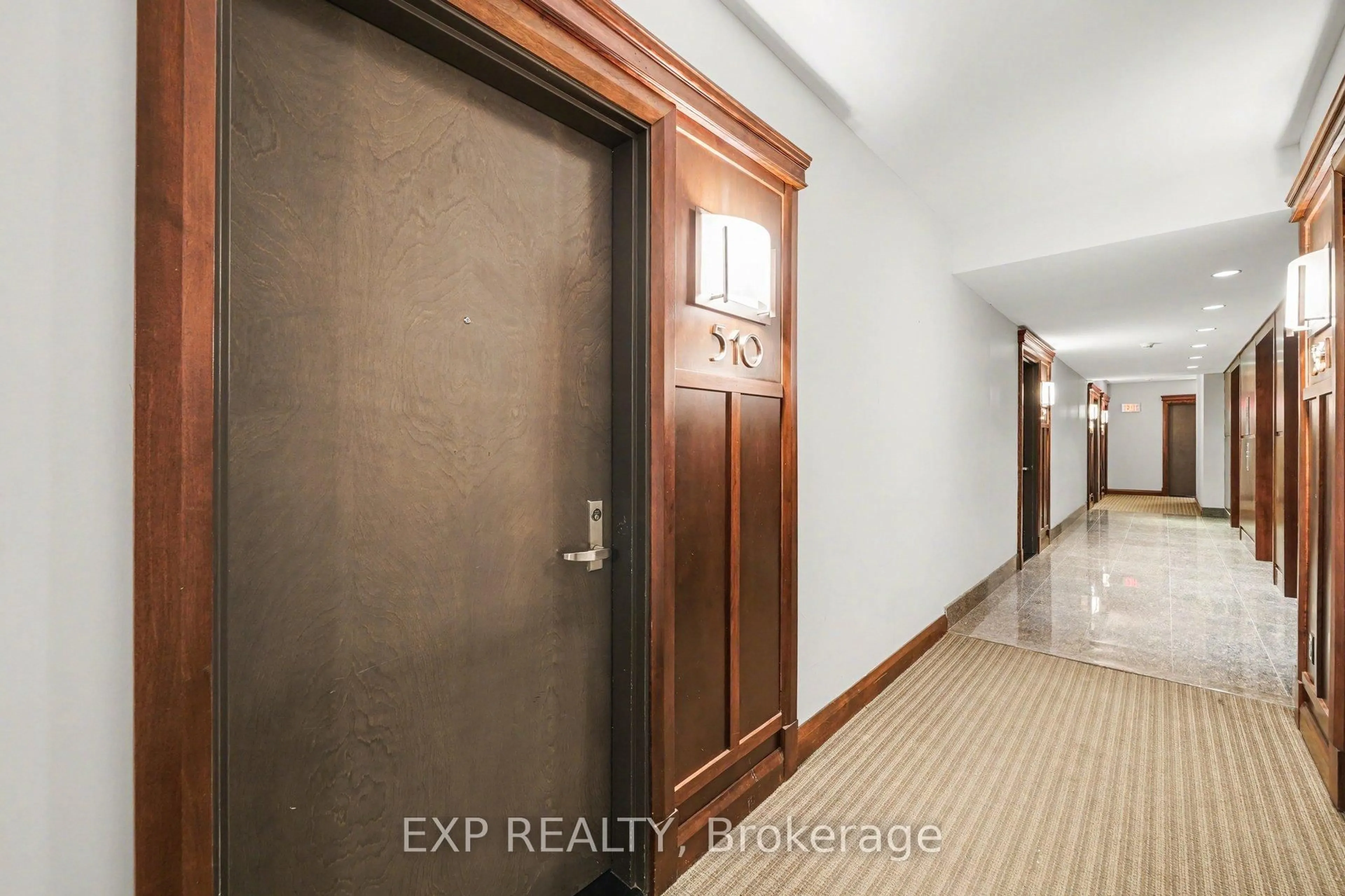 Indoor entryway for 238 Besserer St #510, Ottawa Ontario K1N 6B1