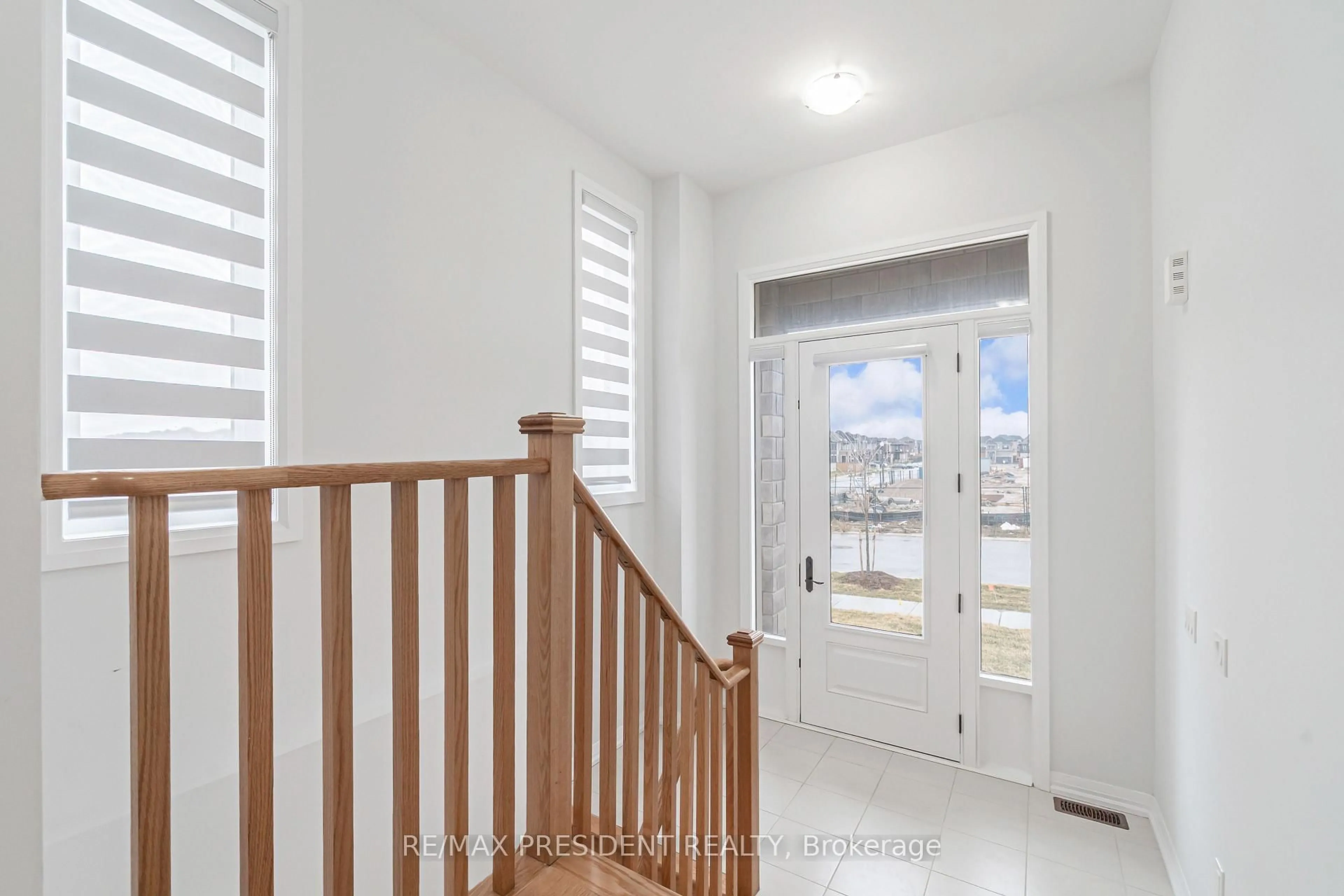 Indoor entryway for 782 Sobeski Ave, Woodstock Ontario N4T 0P1