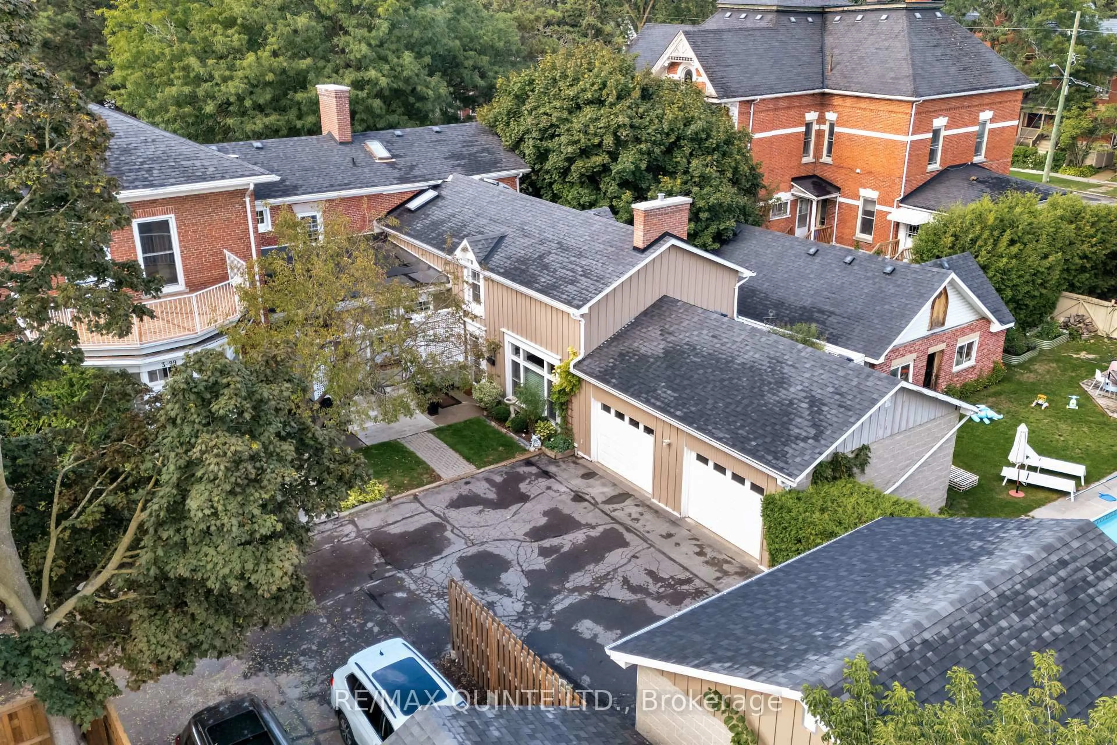 A pic from outside/outdoor area/front of a property/back of a property/a pic from drone, street for 99 Bridge St #5, Belleville Ontario K8N 1M2