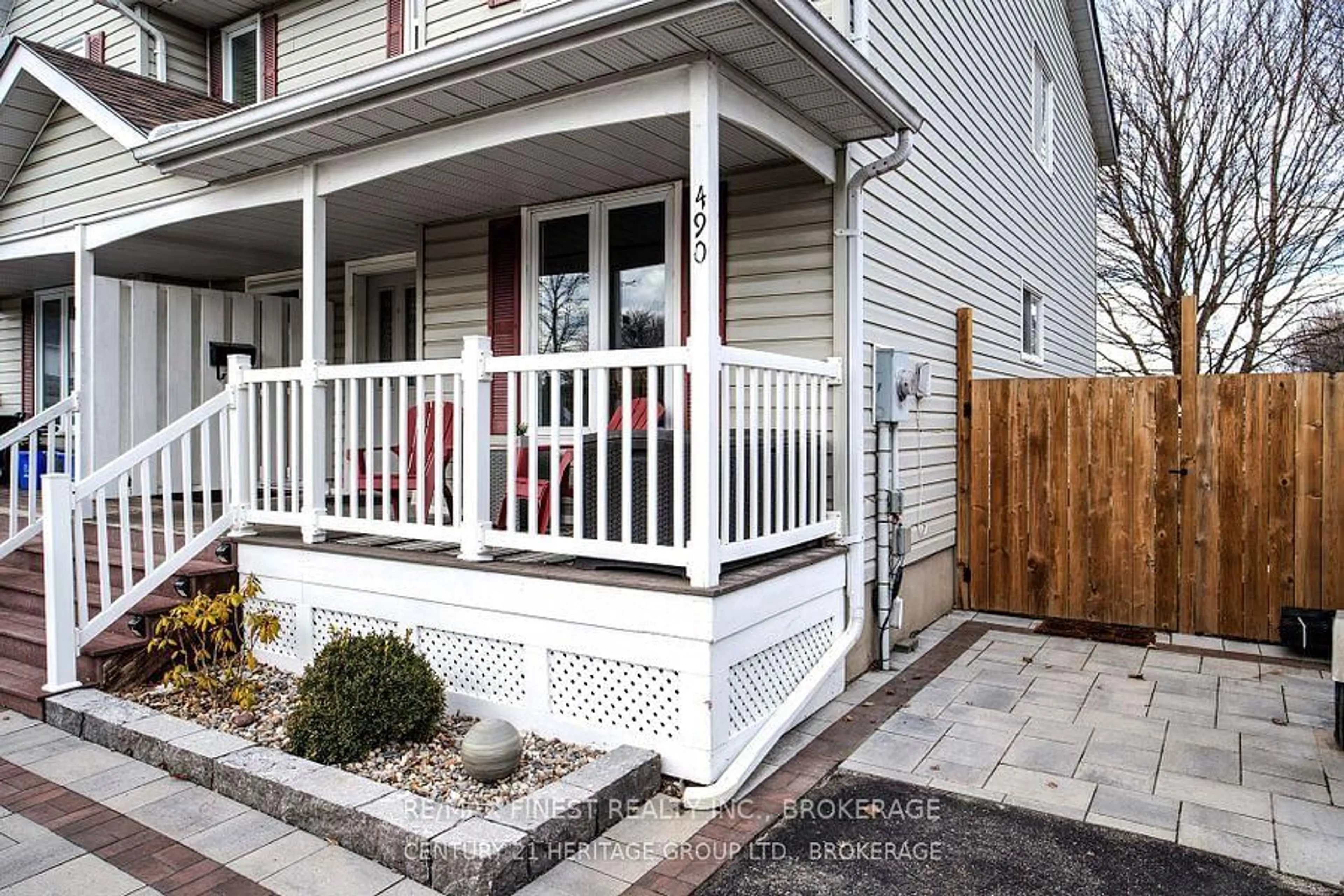 Home with vinyl exterior material, street for 490 Grandtrunk Ave, Kingston Ontario K7M 8P6