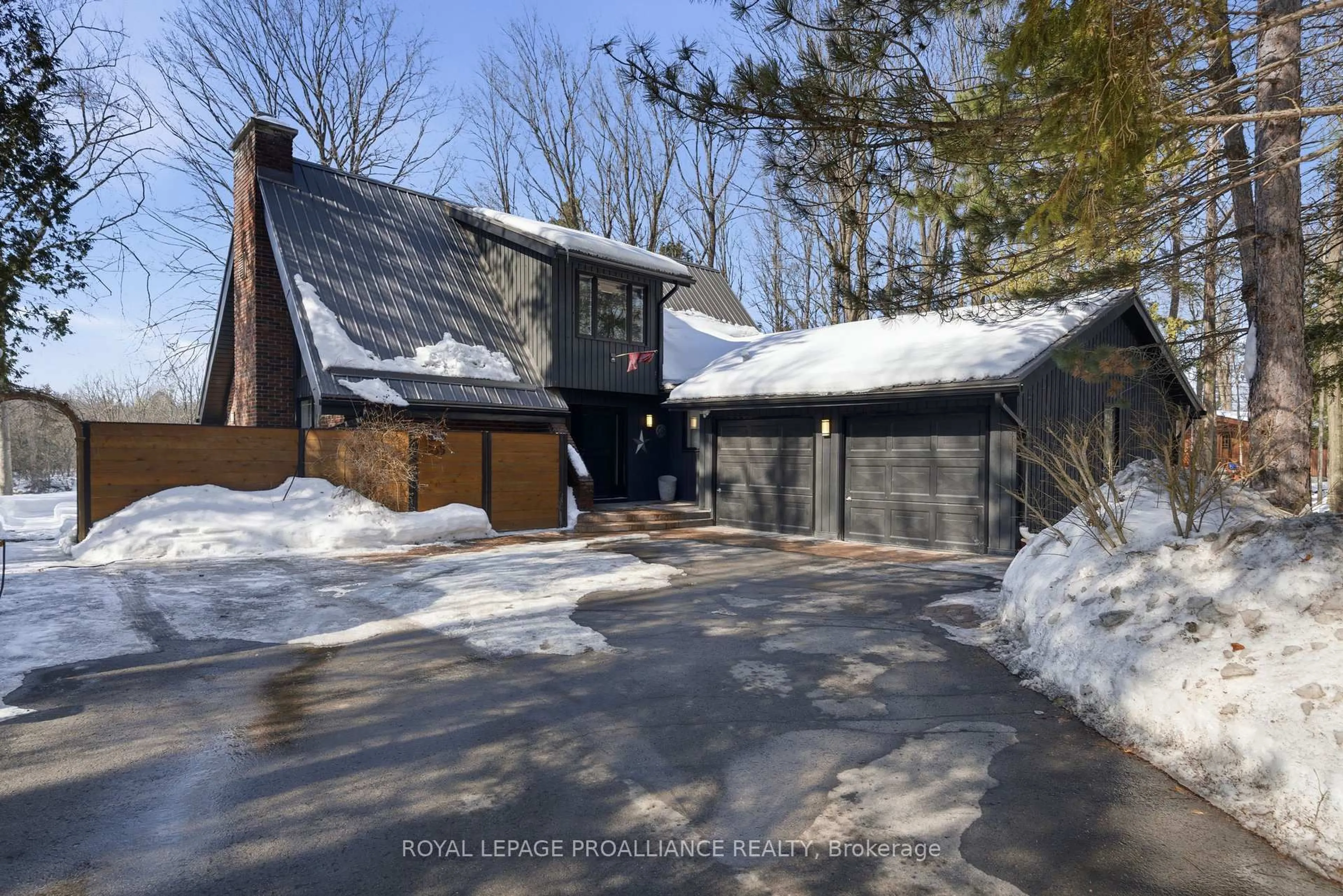 A pic from outside/outdoor area/front of a property/back of a property/a pic from drone, street for 333 Scuttlehole Rd, Belleville Ontario K0K 2V0