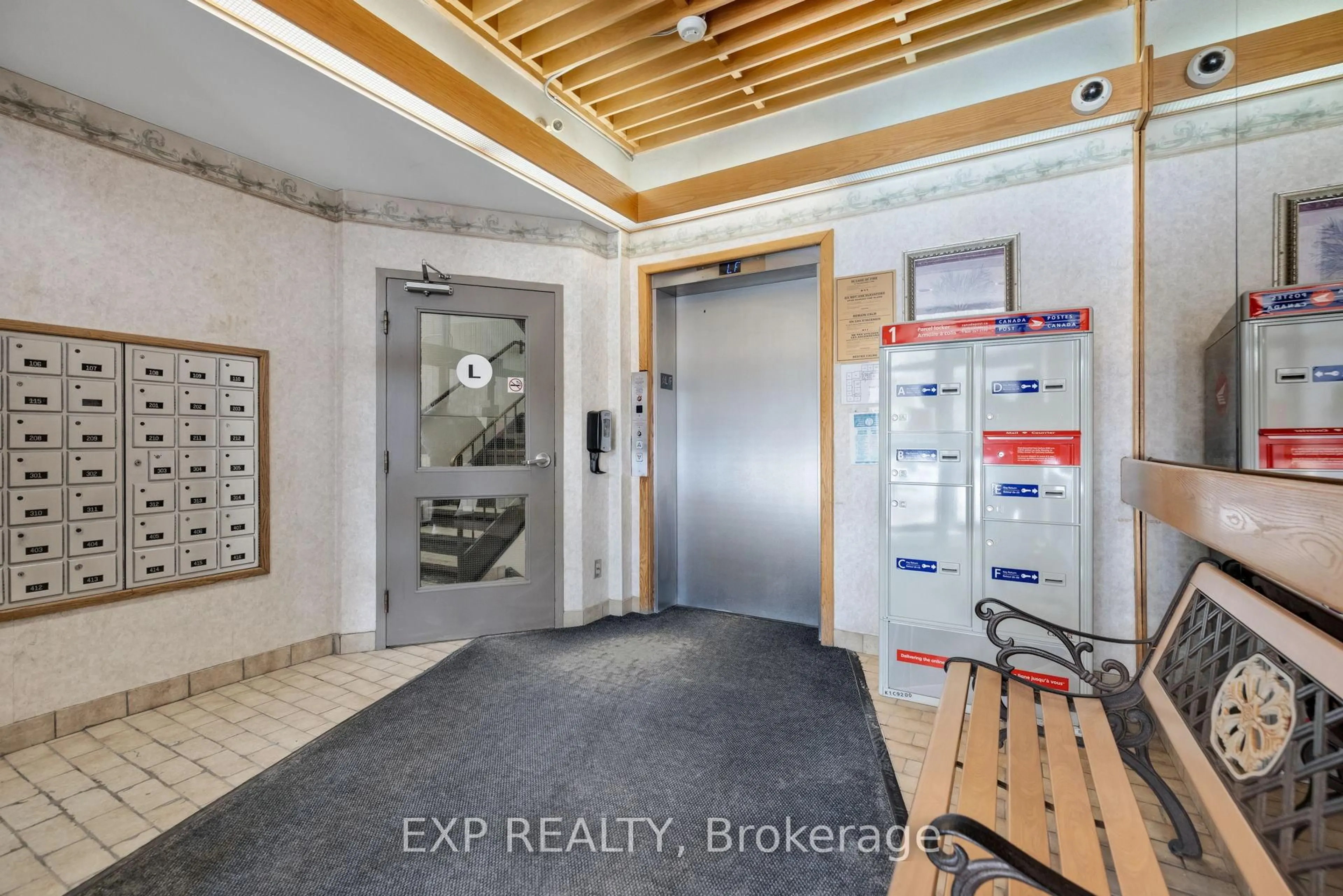 Unknown for 6470 BILBERRY Dr #104, Ottawa Ontario K1C 4P1