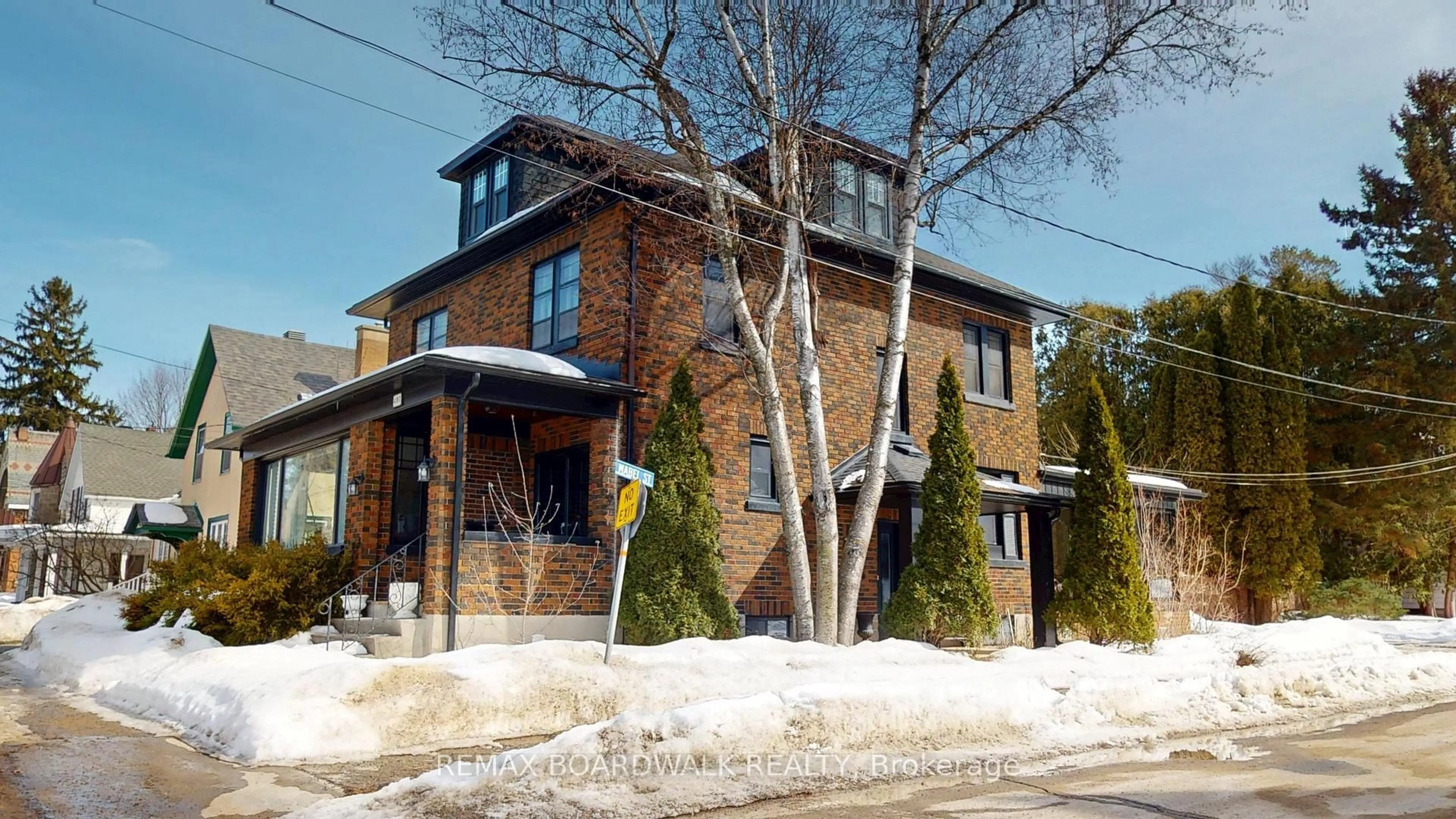 Home with brick exterior material, street for 407 King St, Brockville Ontario K6V 3S8