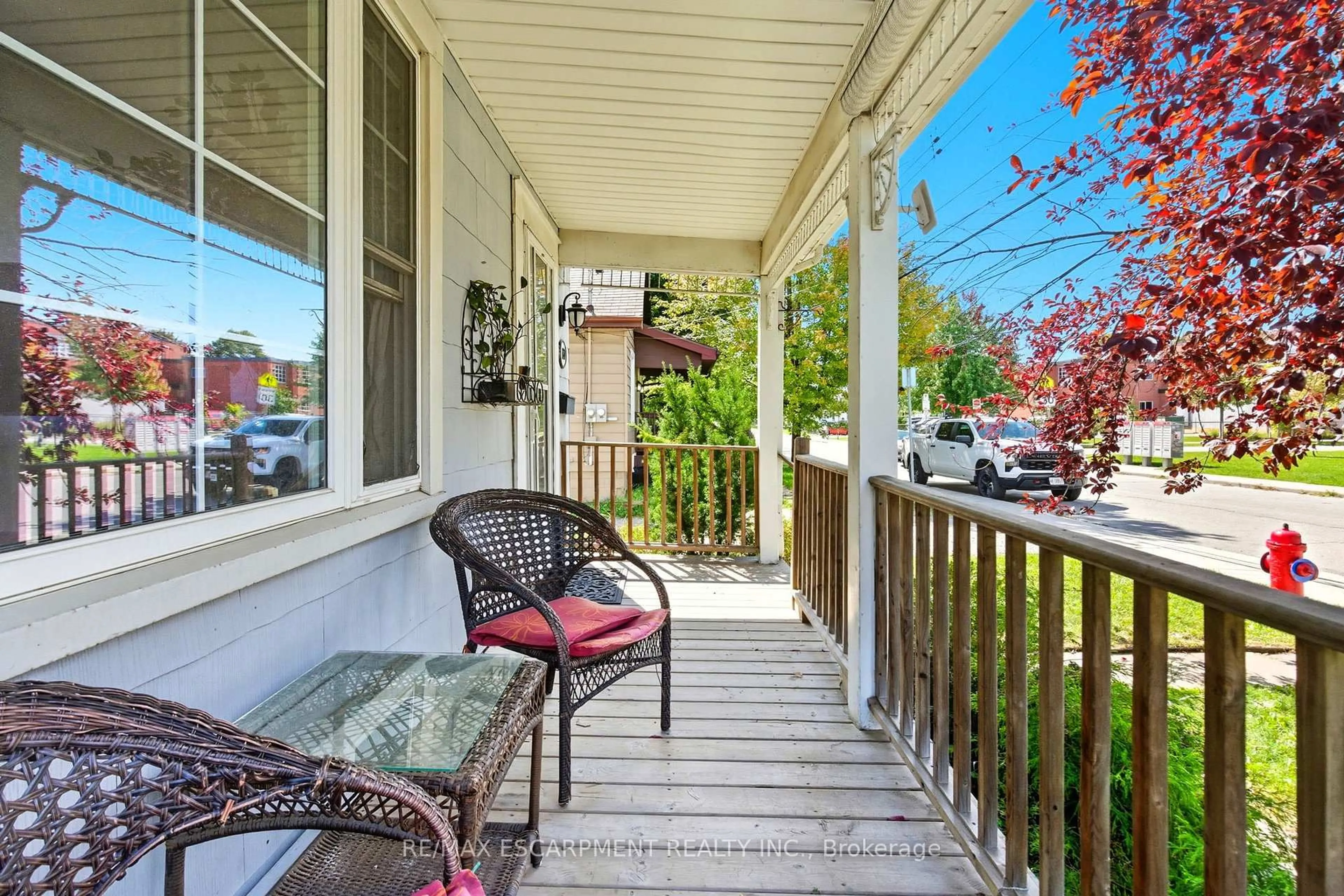 Patio, street for 157 East 5th St, Hamilton Ontario L9A 2Z7