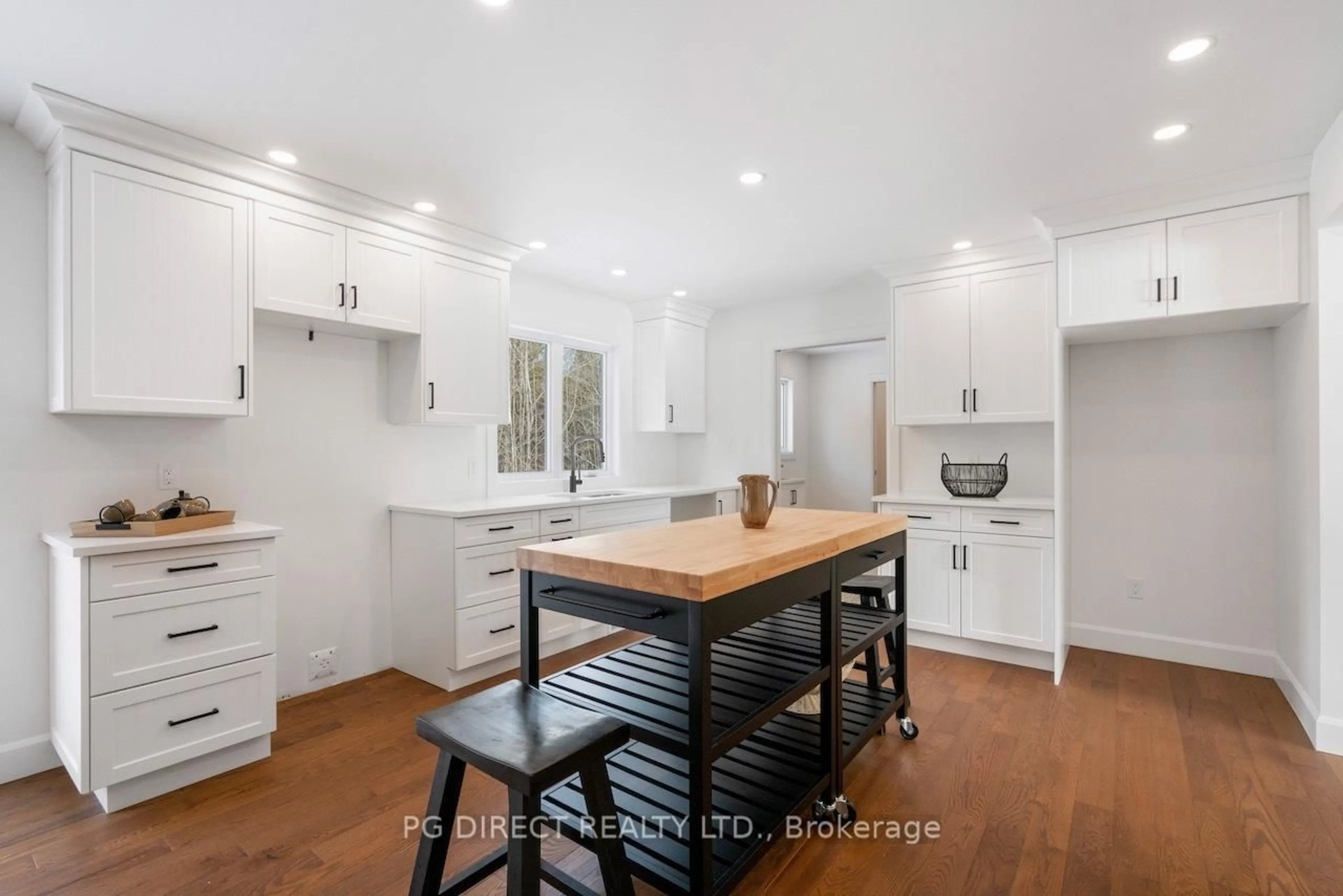 Open concept kitchen, unknown for 3720 Barton Rd, Augusta Ontario K0E 1T0