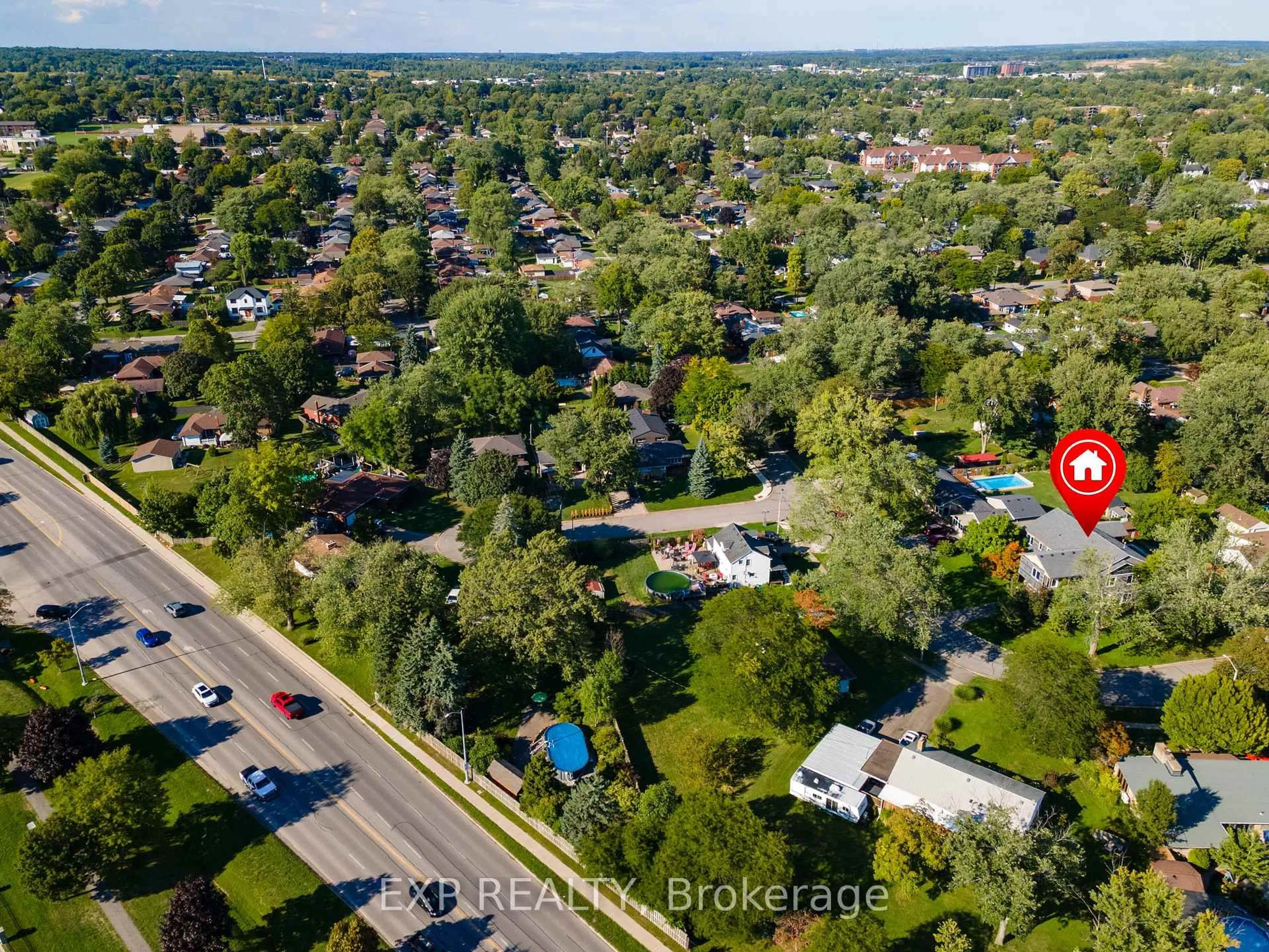 A pic from outside/outdoor area/front of a property/back of a property/a pic from drone, street for 6 Rosemount Dr, Welland Ontario L3C 2H3