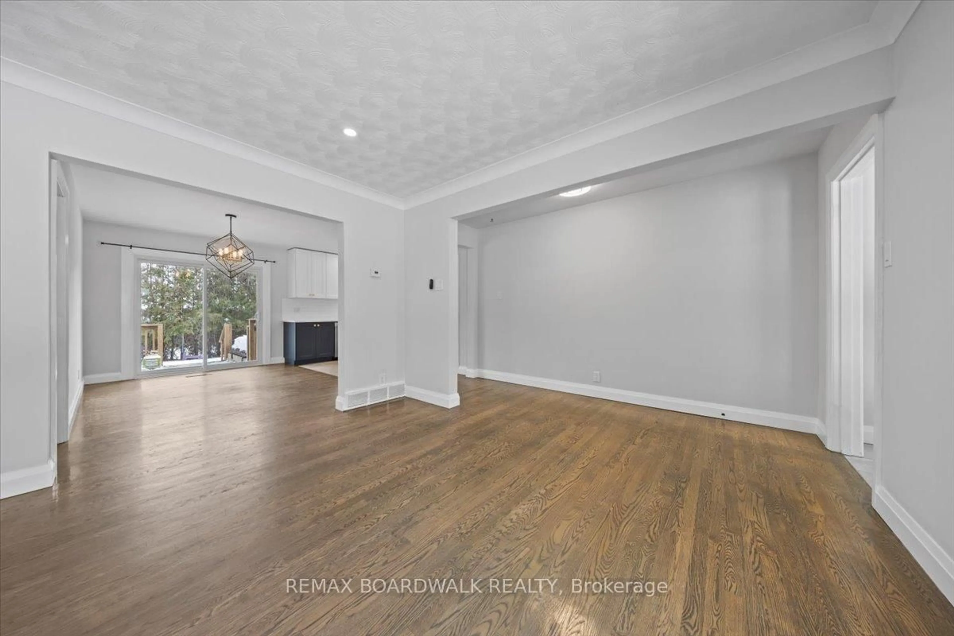 A pic of a room for 21 Turtleback Way Dr, Ottawa Ontario K2S 1P8