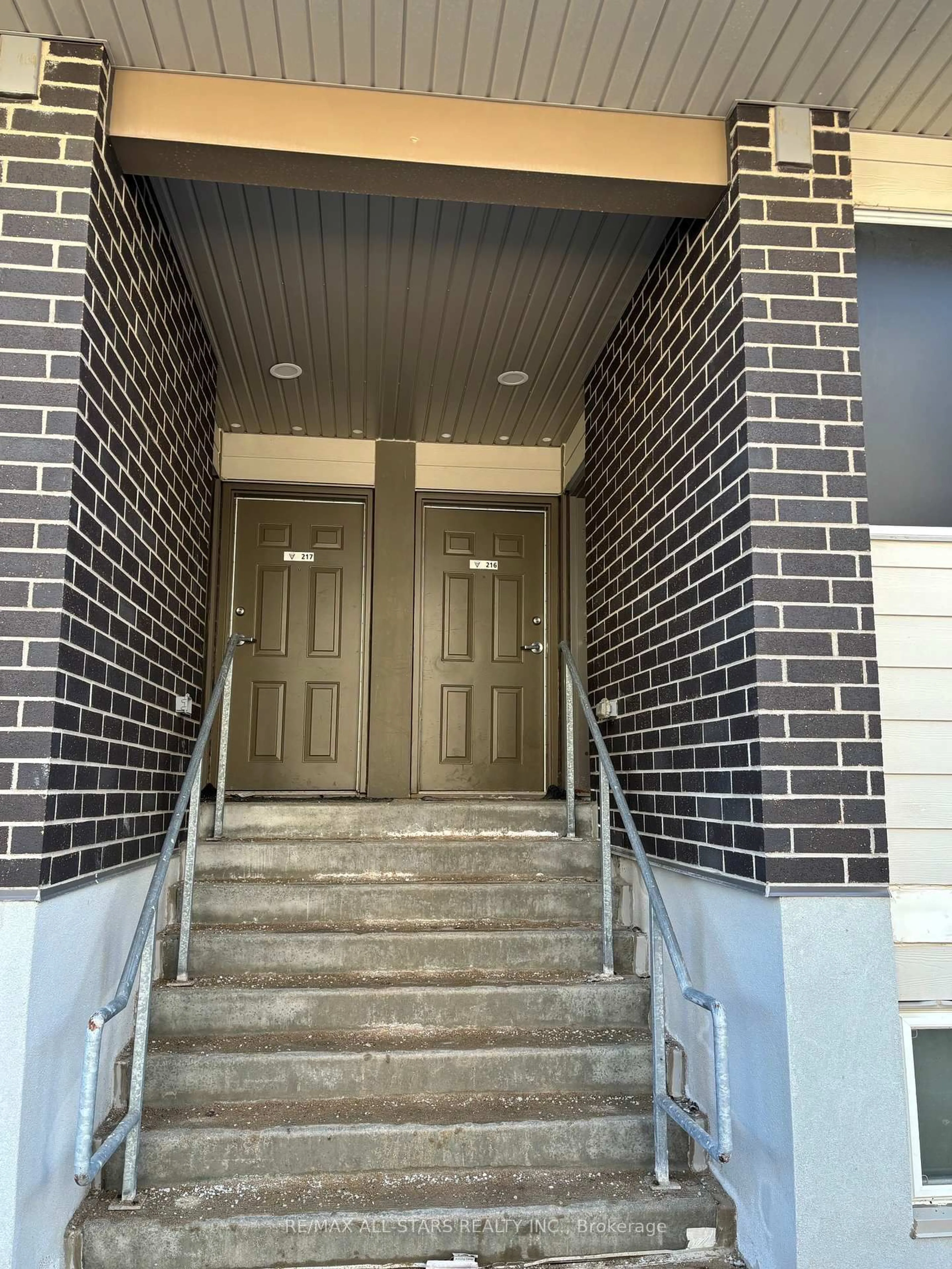 Unknown for 338 Albert St #217, Waterloo Ontario N2L 0G8