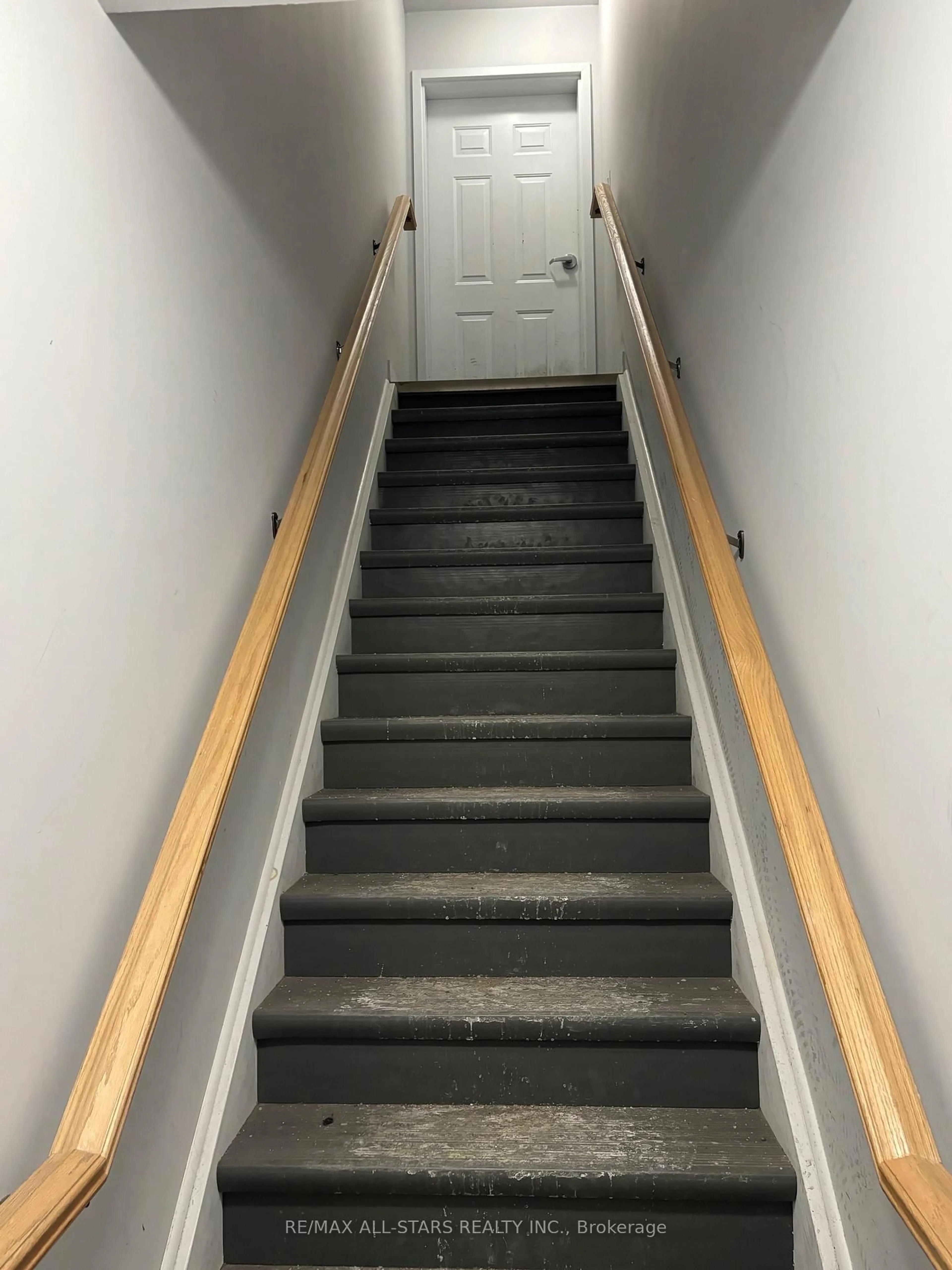 Stairs for 338 Albert St #217, Waterloo Ontario N2L 0G8