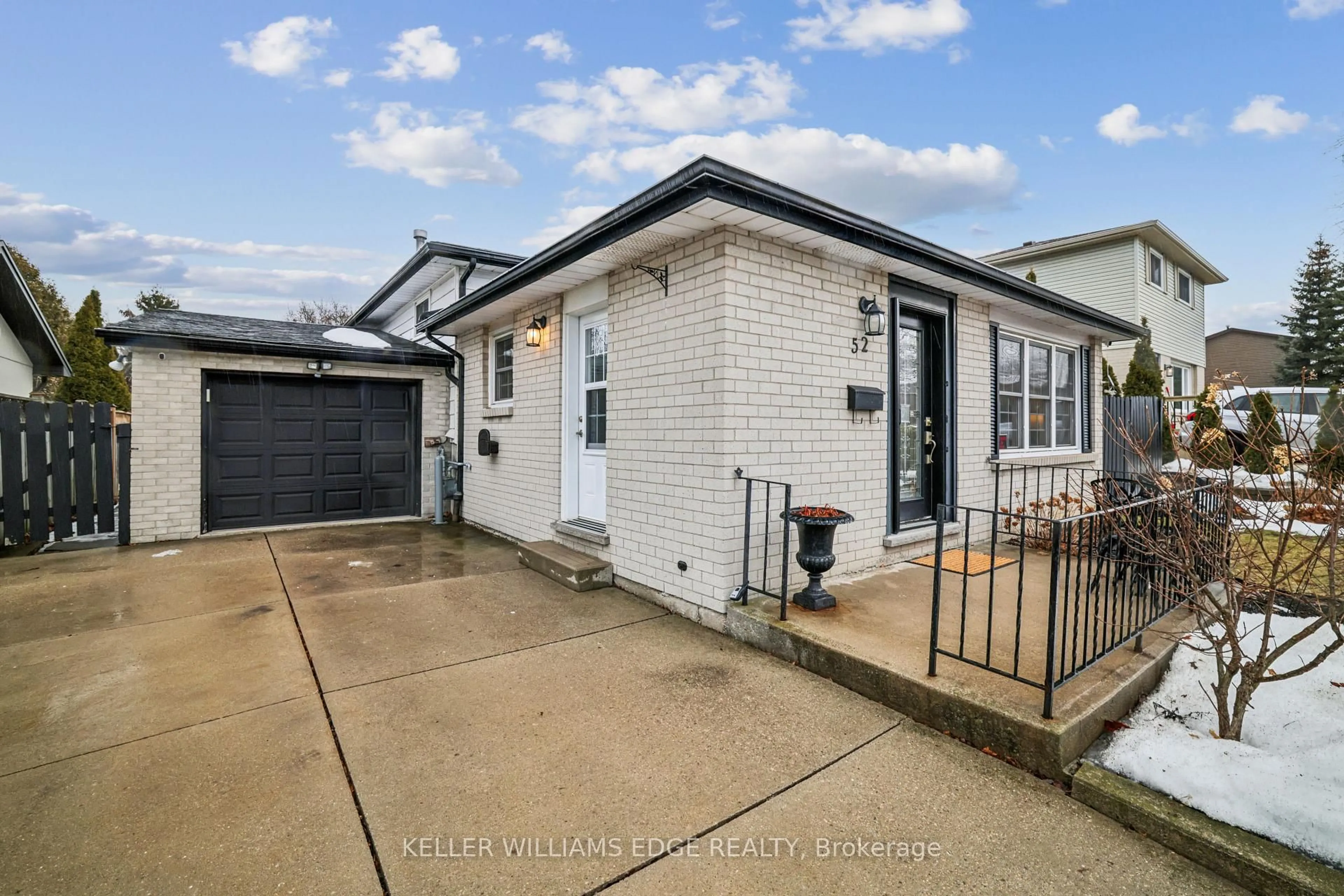 Unknown for 52 Belleau St, Hamilton Ontario L8J 1N4