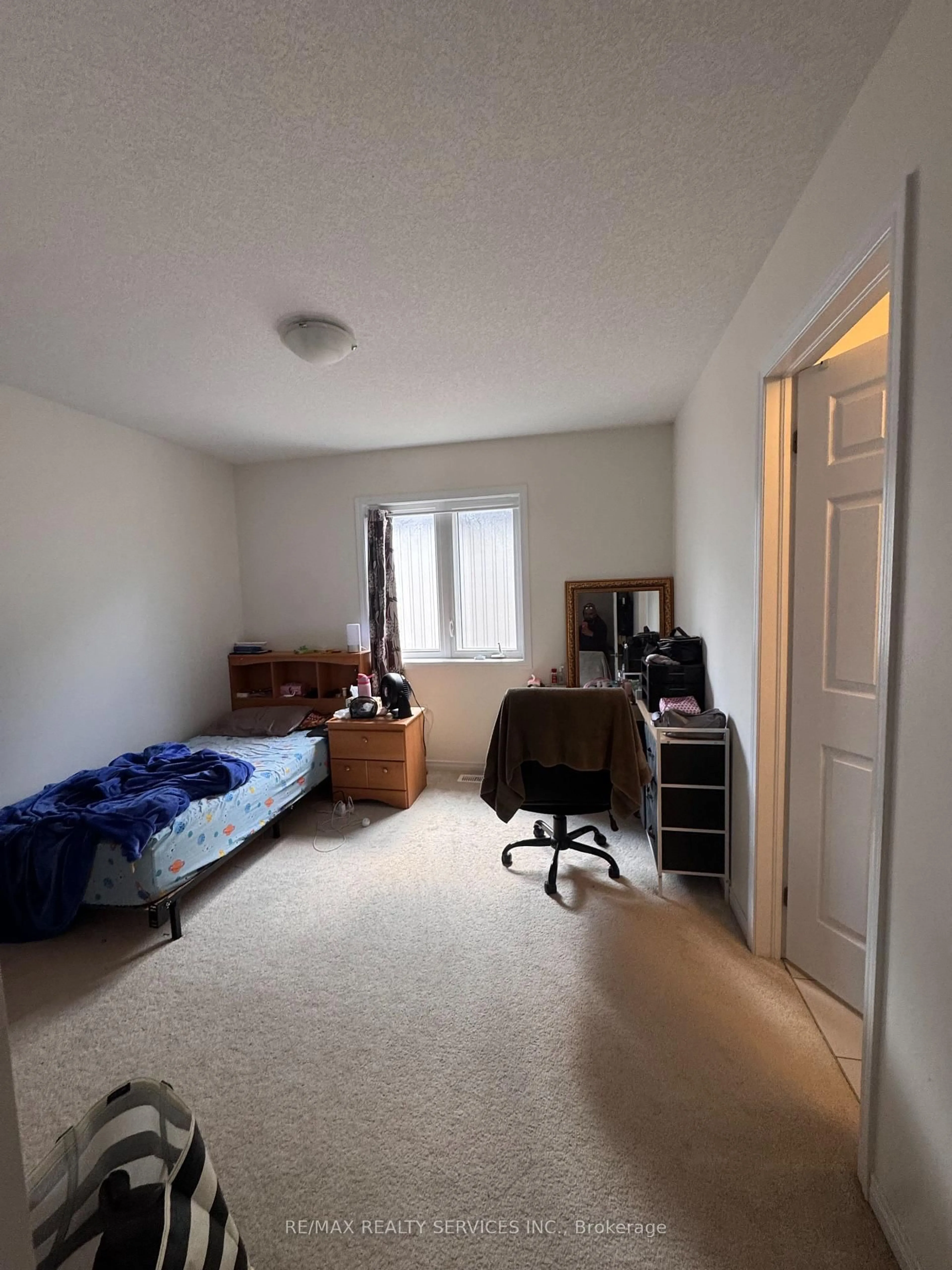 A pic of a room for 8294 Elderberry Dr, Niagara Falls Ontario L2H 2Y6