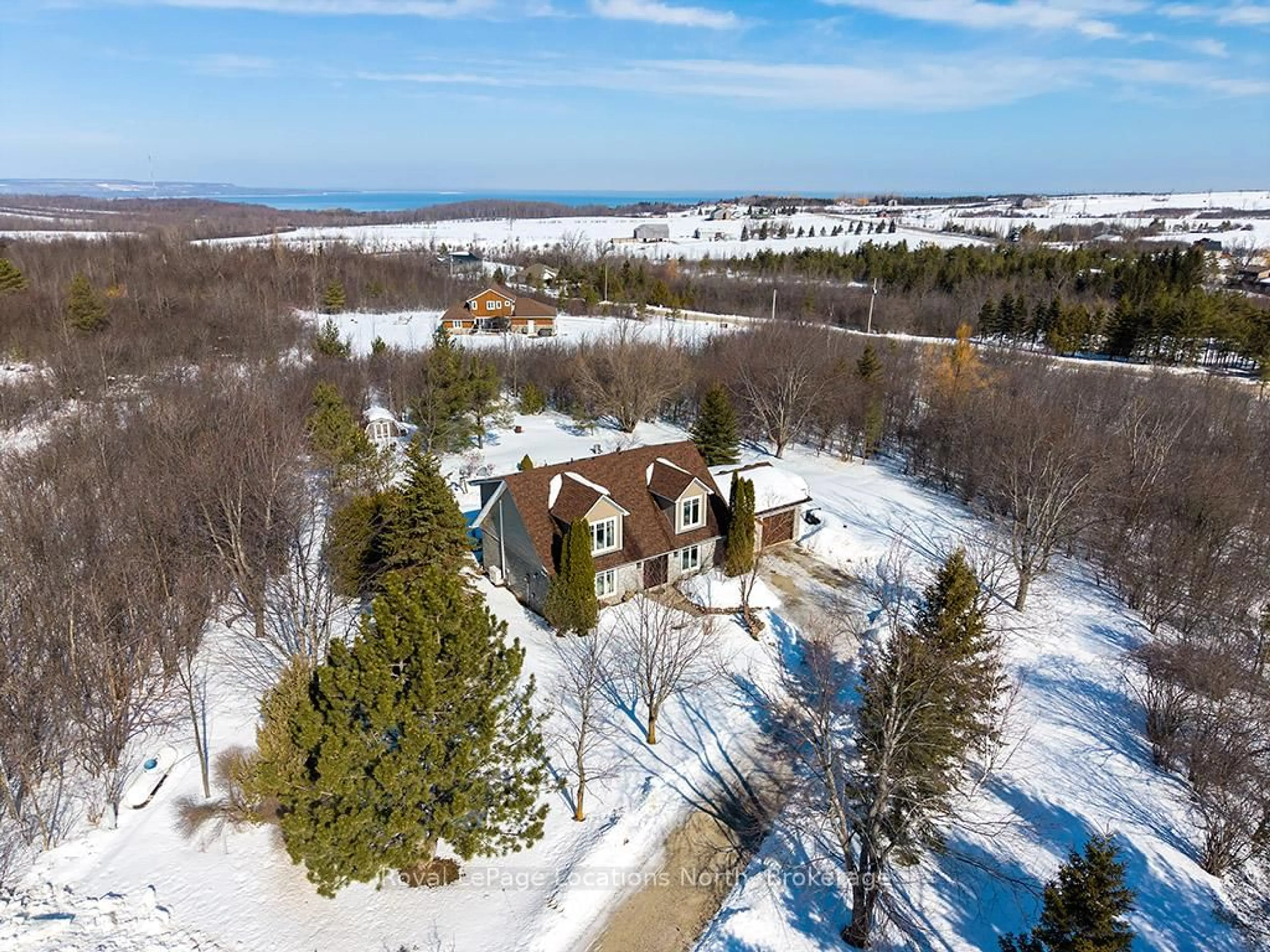 A pic from outside/outdoor area/front of a property/back of a property/a pic from drone, unknown for 248 St. Vincent Cres, Meaford Ontario N4L 1W7
