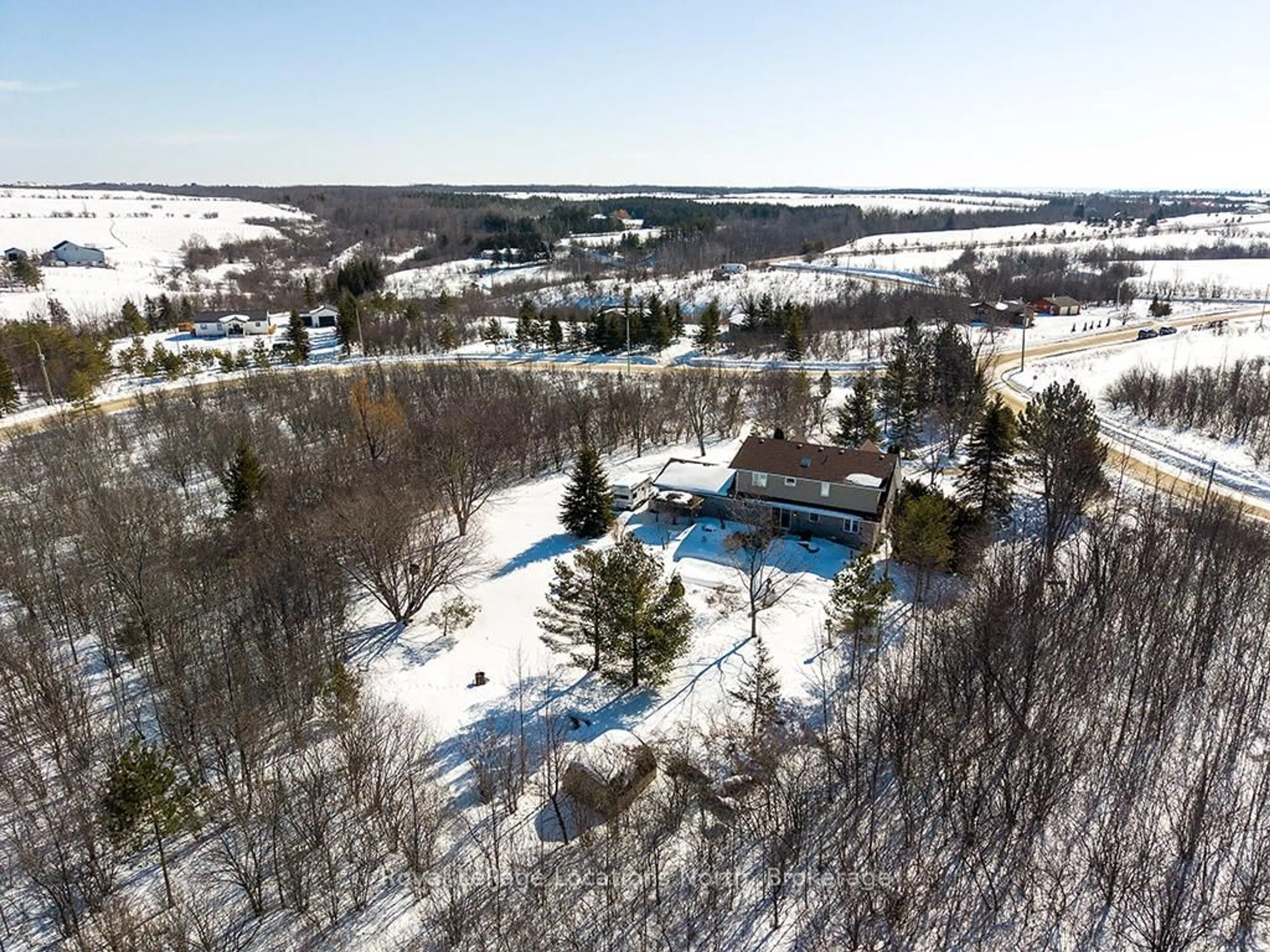 A pic from outside/outdoor area/front of a property/back of a property/a pic from drone, unknown for 248 St. Vincent Cres, Meaford Ontario N4L 1W7