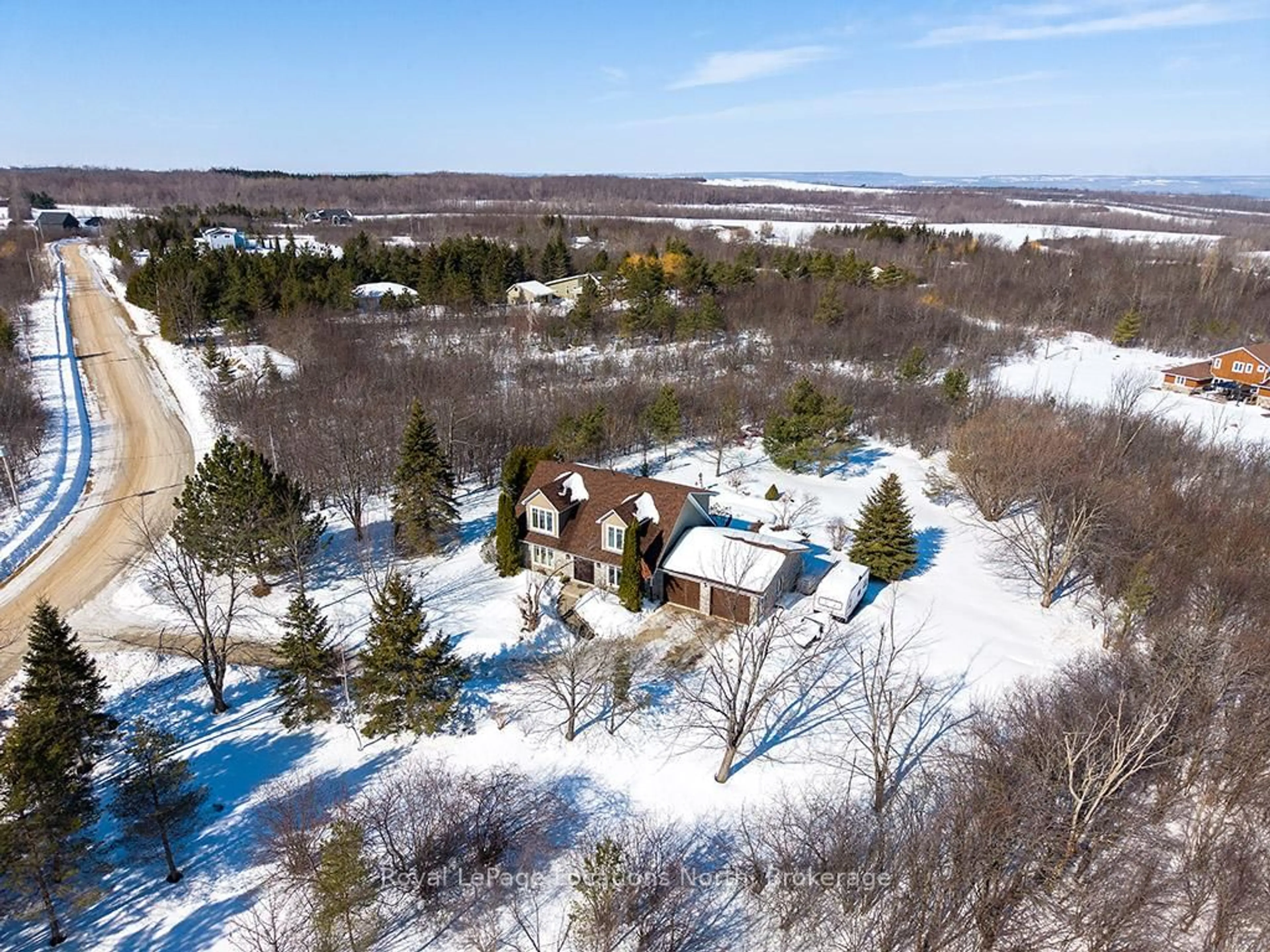 A pic from outside/outdoor area/front of a property/back of a property/a pic from drone, unknown for 248 St. Vincent Cres, Meaford Ontario N4L 1W7