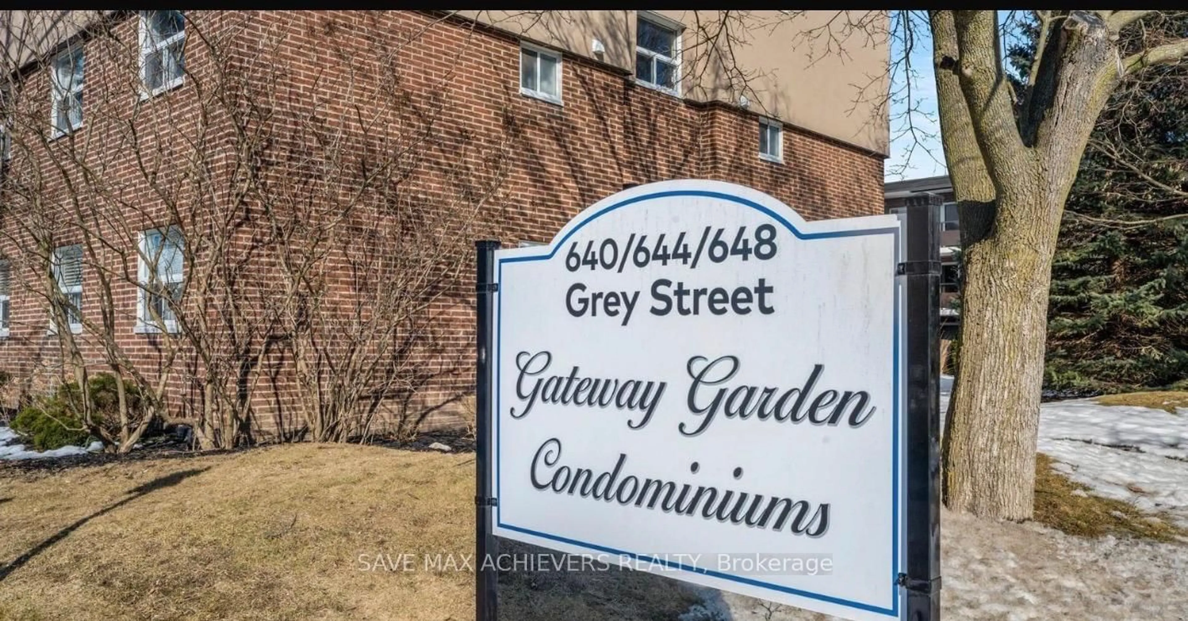 Indoor entryway for 640 Grey St #107, Brantford Ontario N3S 4Y3