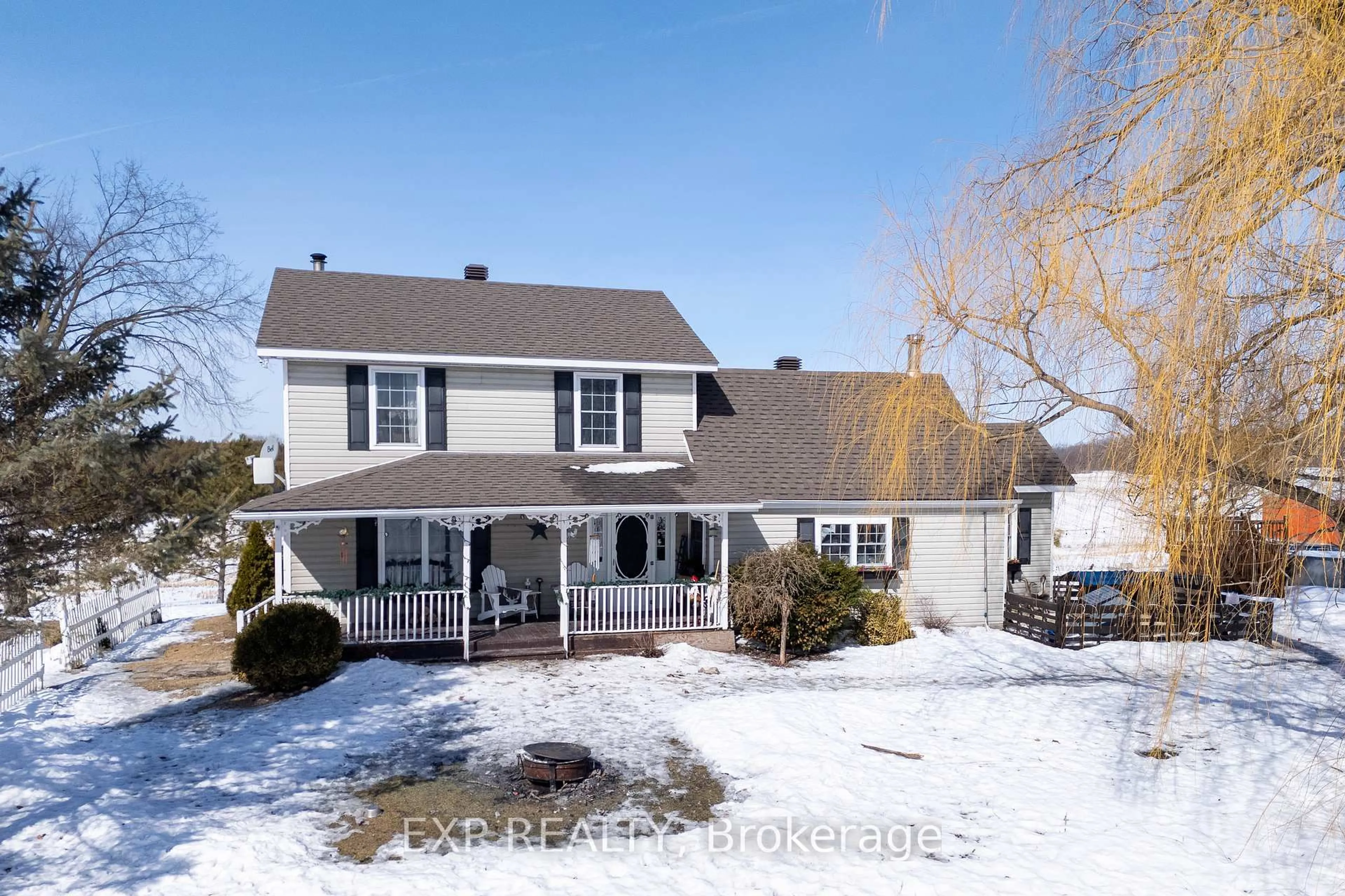 Home with vinyl exterior material, street for 20267 COUNTY ROAD 18 Rd, South Glengarry Ontario K0C 2J0