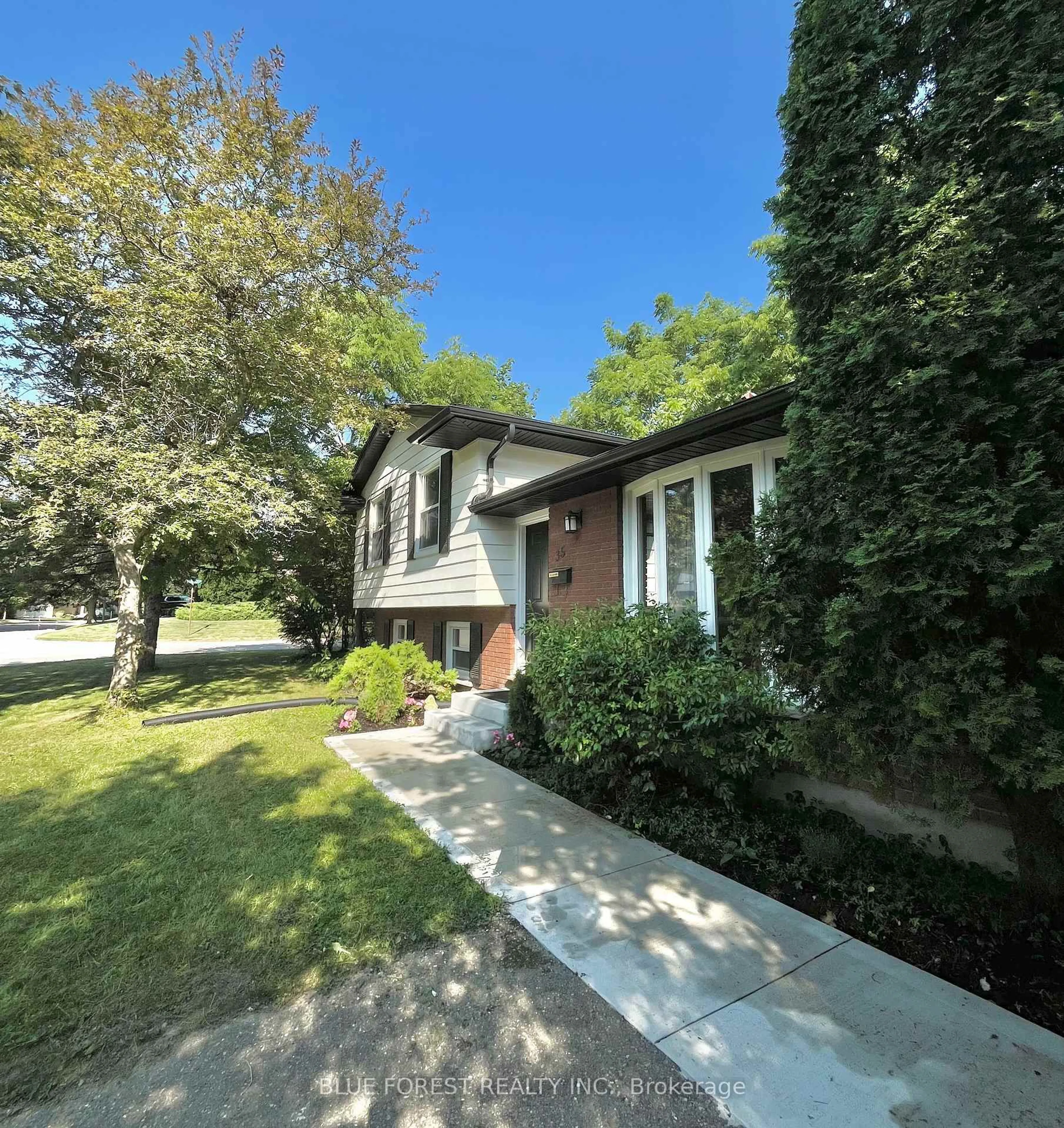 Home with brick exterior material, street for 35 Rollscourt Gdns, London North Ontario N6G 1L9