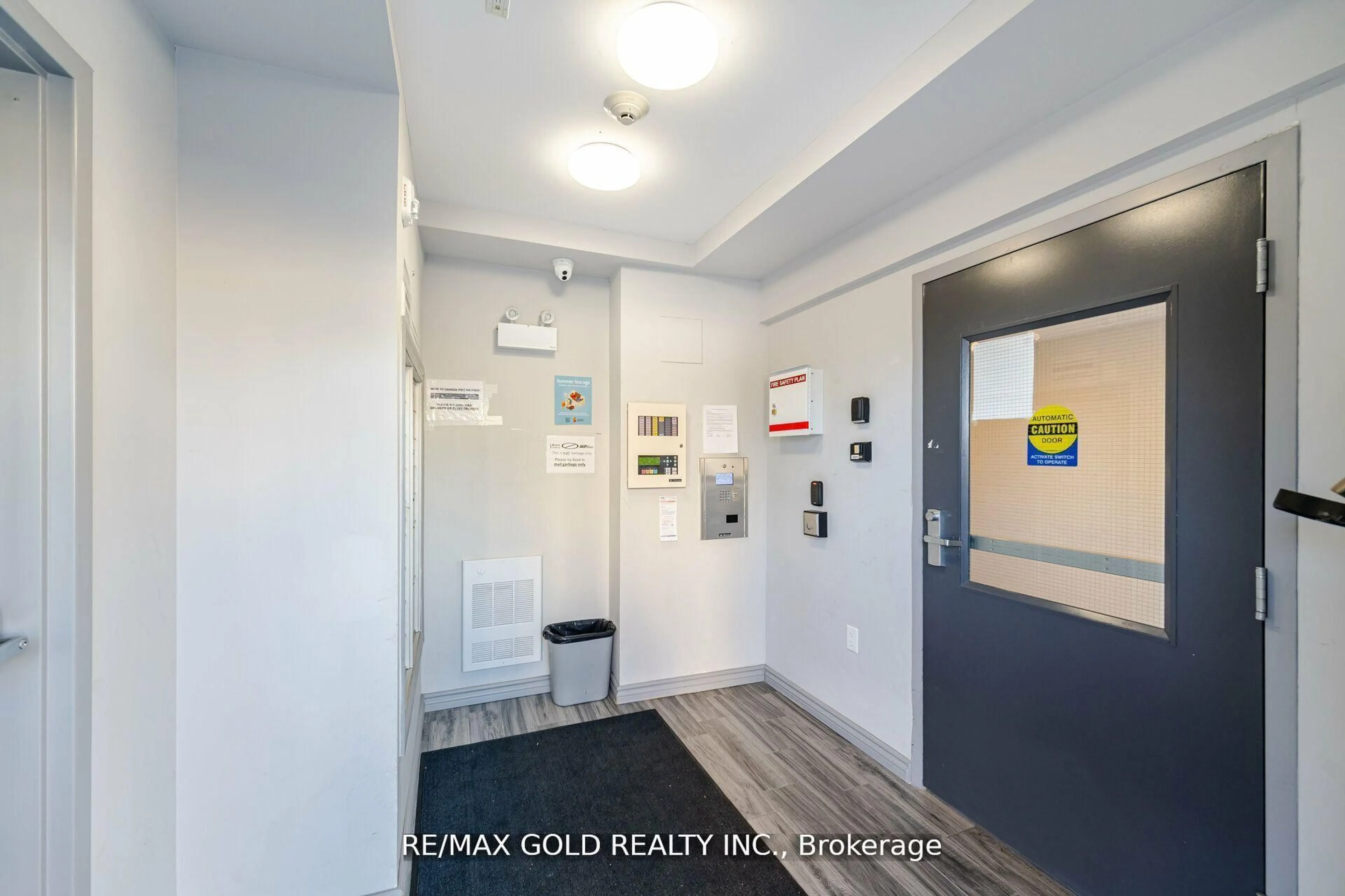 Indoor entryway for 275 Larch St #H101, Waterloo Ontario N2L 3R2