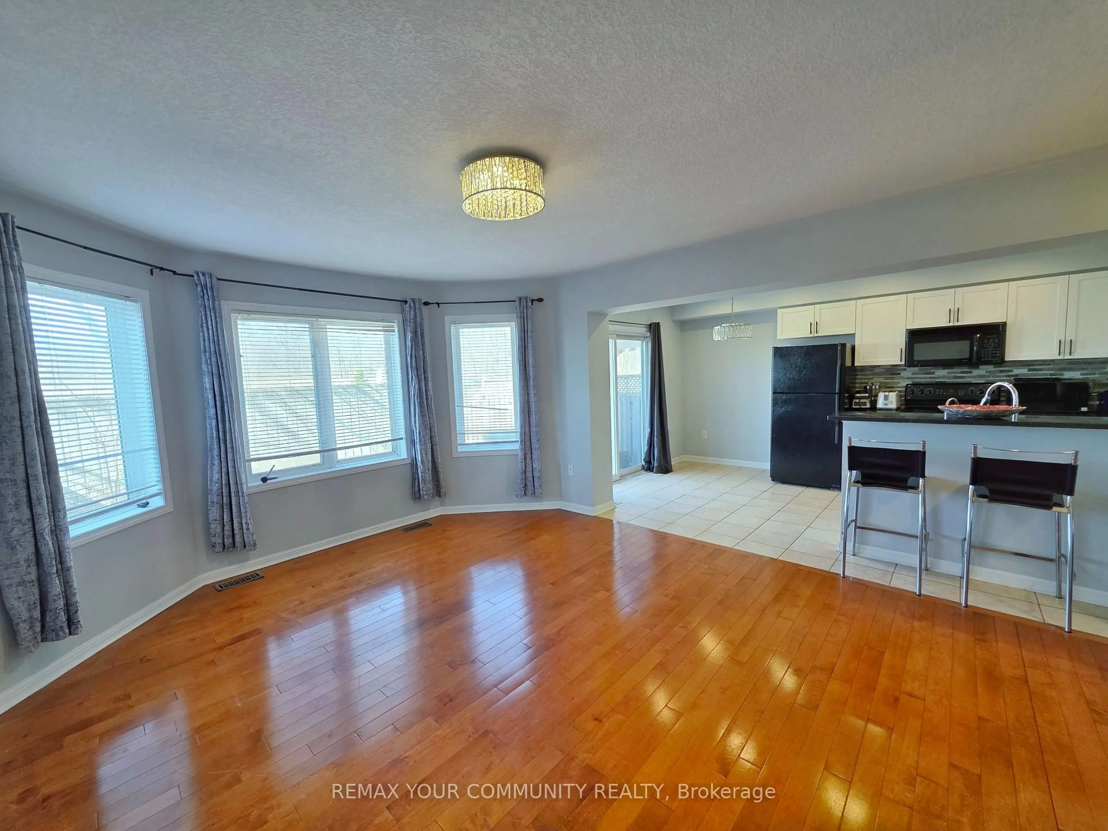 A pic of a room for 356 Garth Massey Dr, Cambridge Ontario N1T 2L4