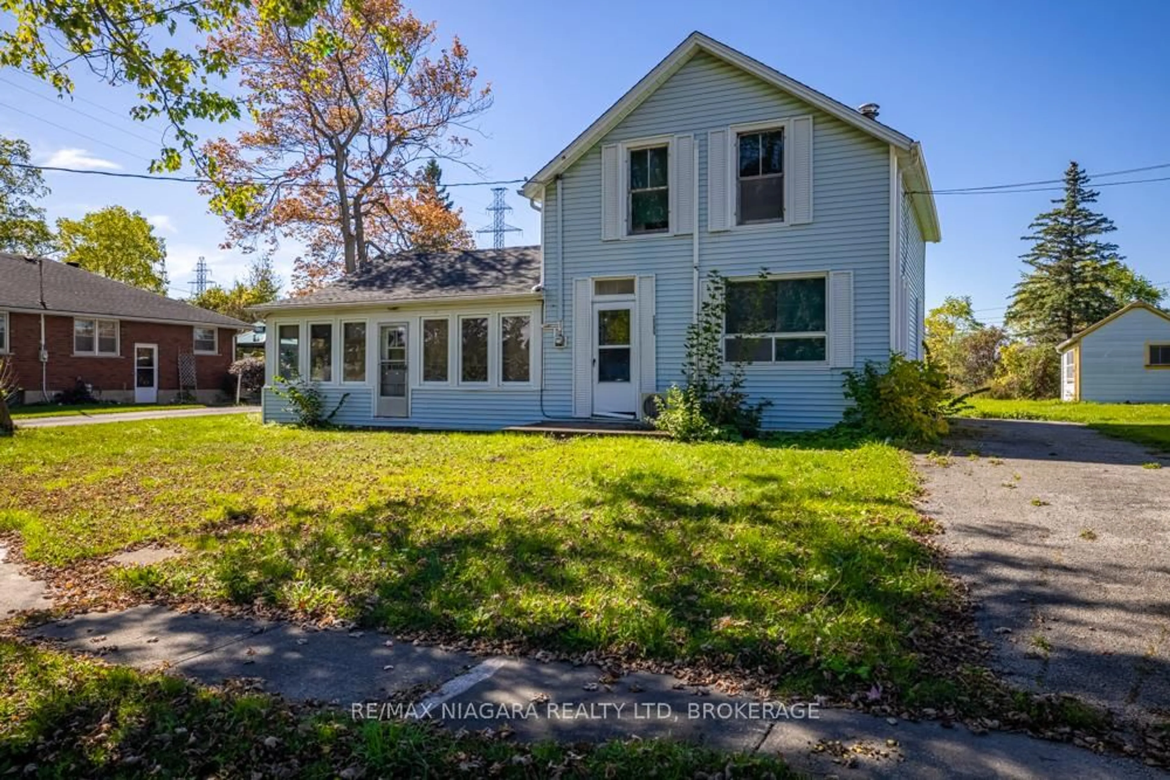 Unknown for 2295 CENTRE St, Thorold Ontario L0S 1A0