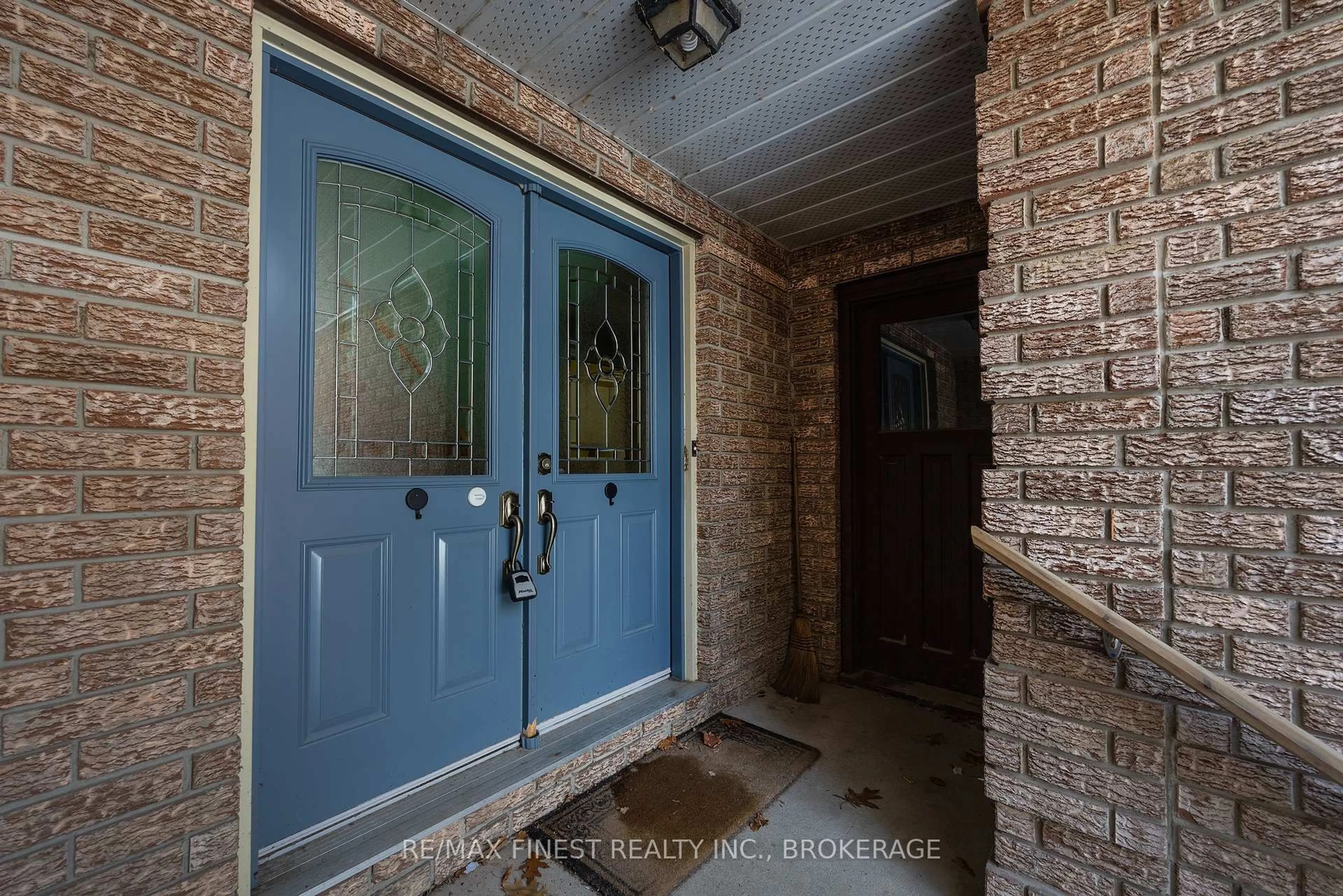 Indoor entryway for 572 River Ridge Dr, Kingston Ontario K0H 1S0