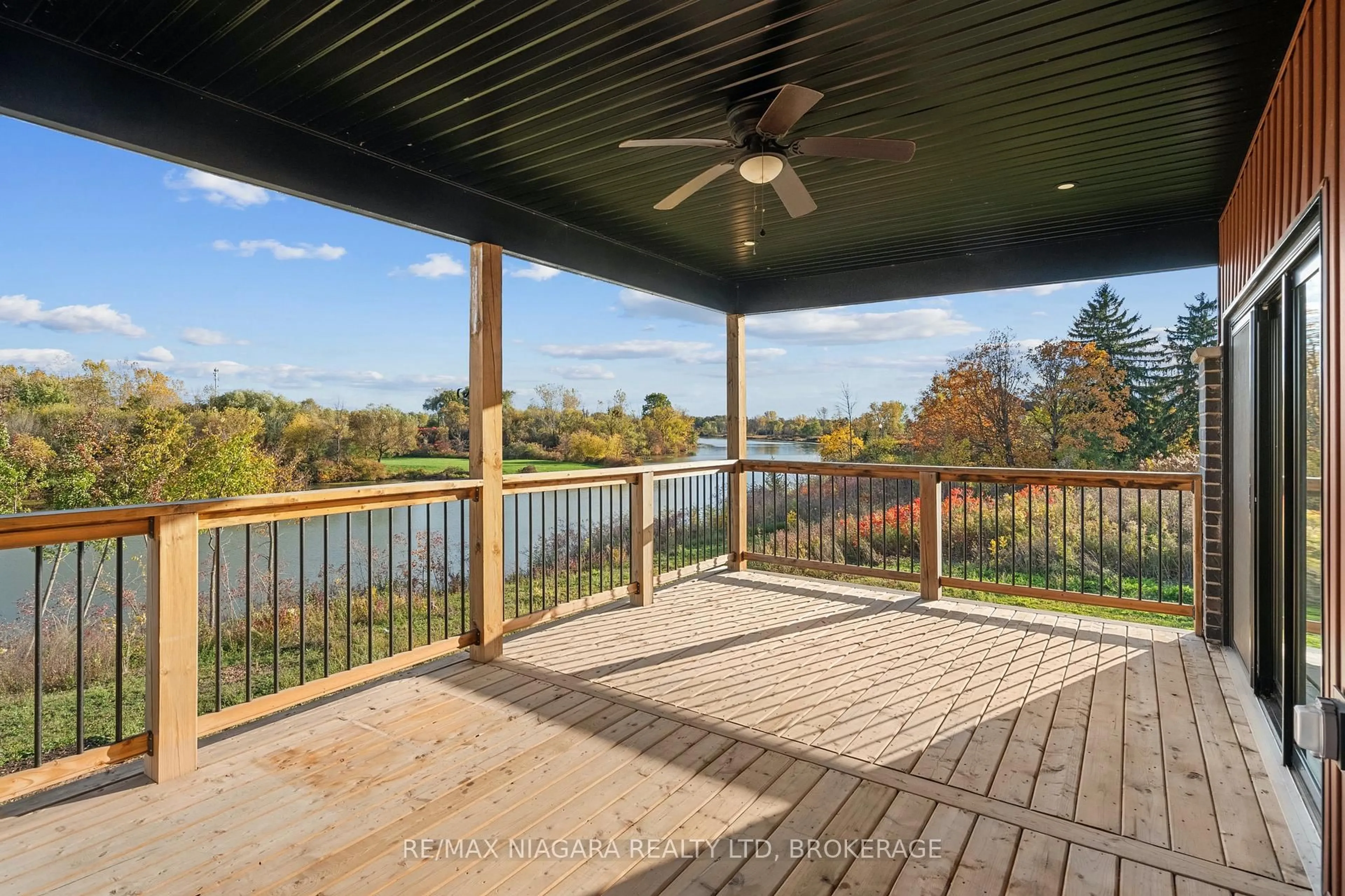 Patio, water/lake/river/ocean view for 252 Colbeck Dr, Welland Ontario L3C 0B4