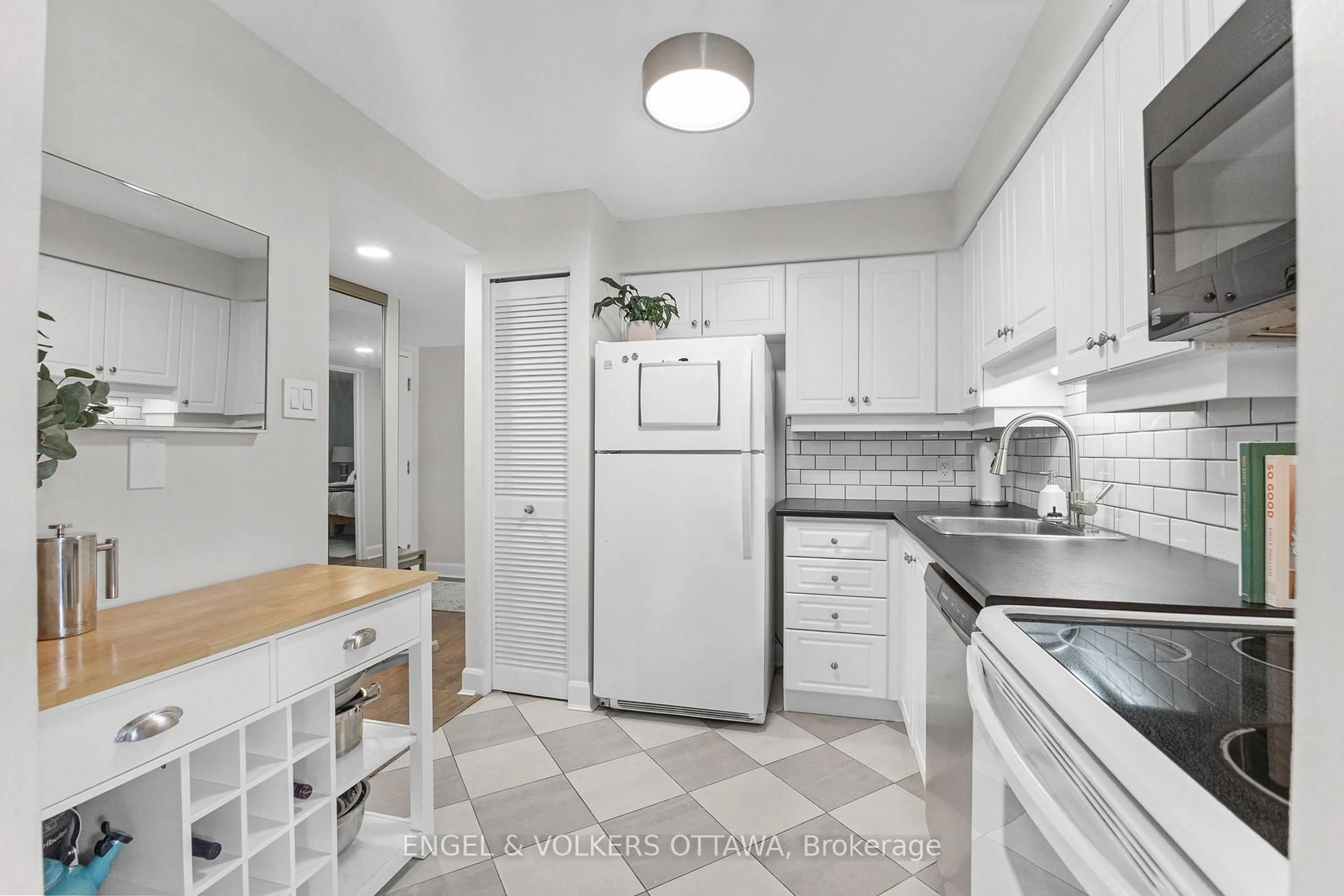 Standard kitchen, ceramic/tile floor for 800 Mckellar Ave #101, Ottawa Ontario K2A 2X5