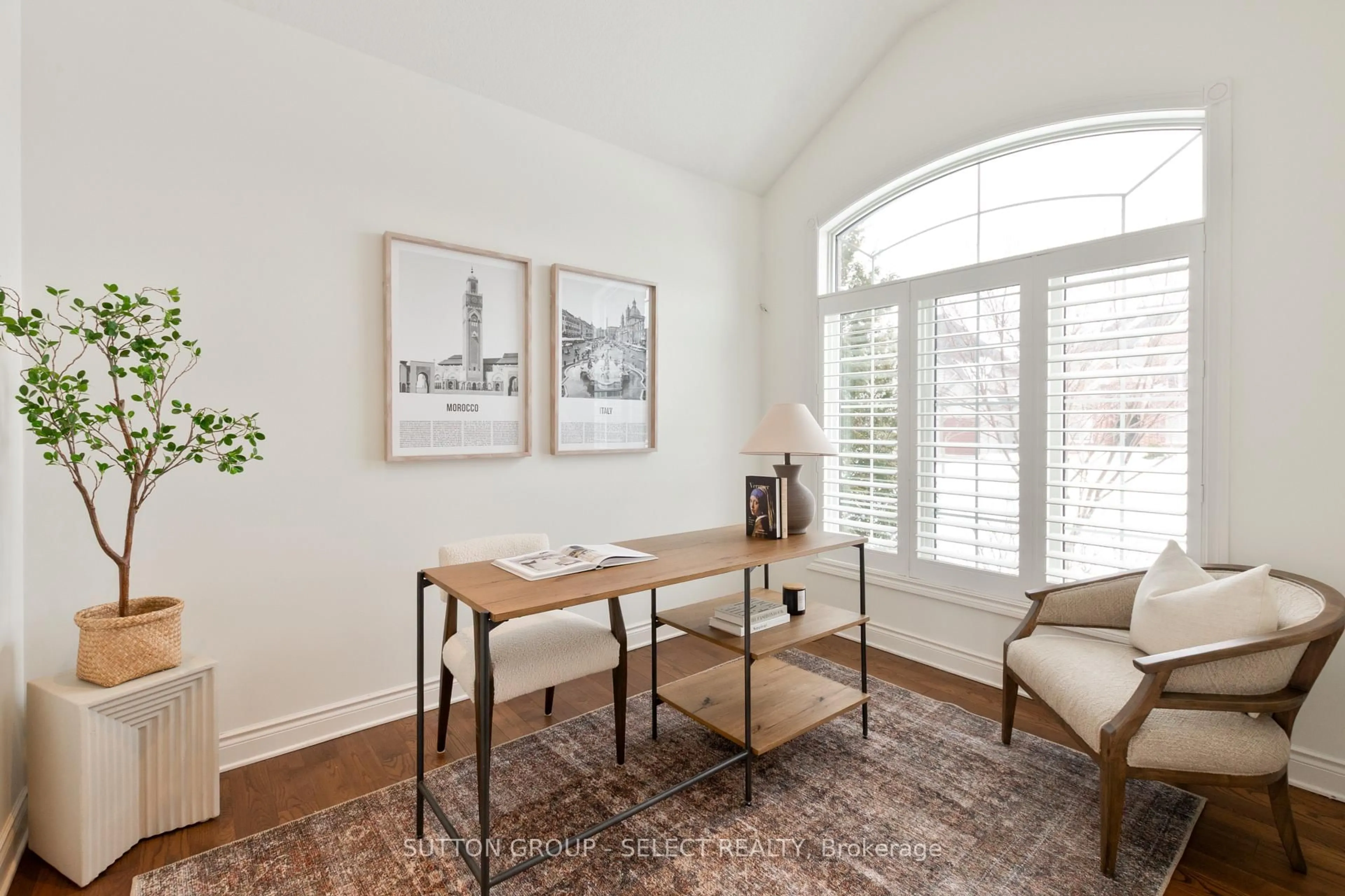 Indoor entryway for 558 Eclipse Walk, London North Ontario N5X 3Z1