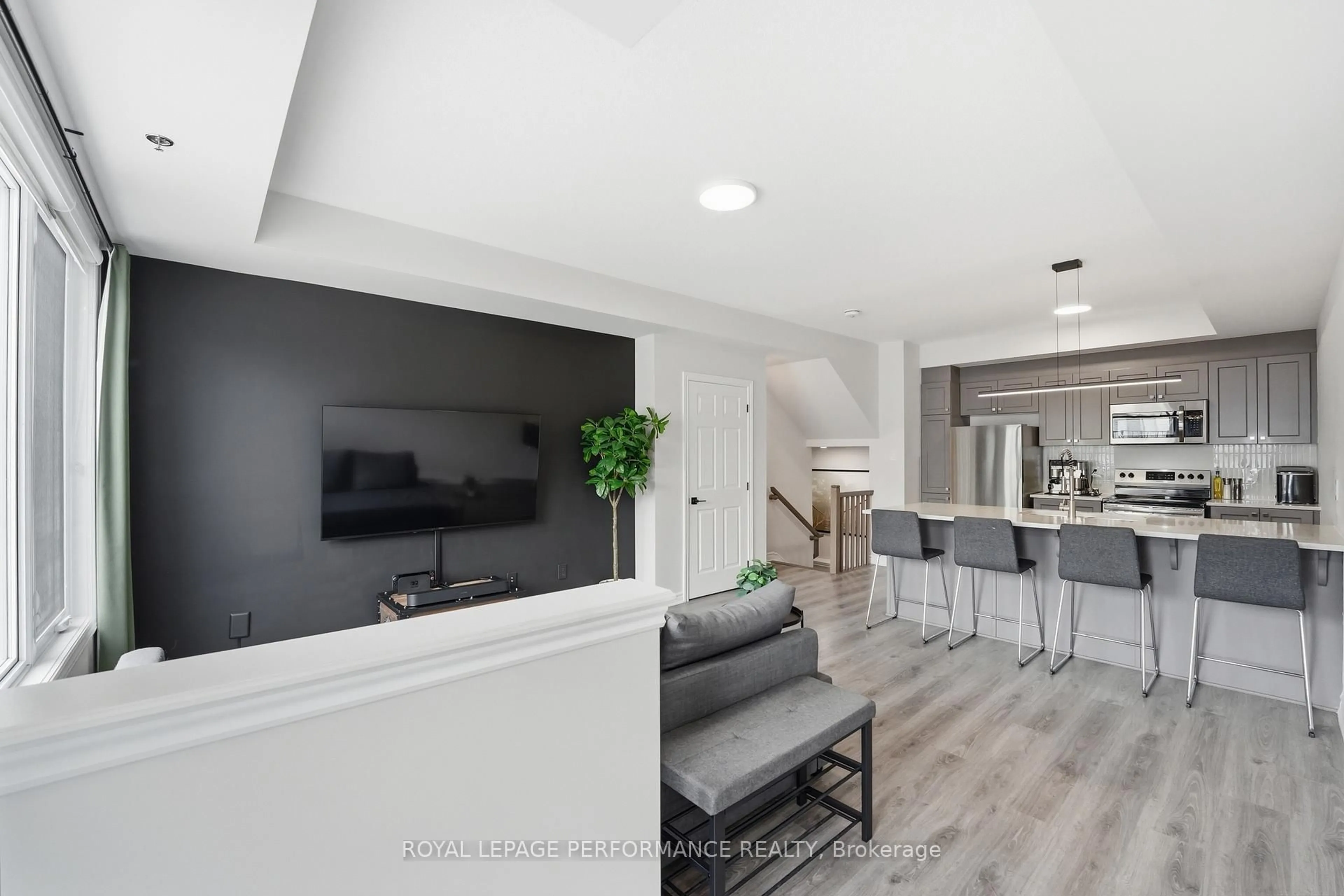 Open concept kitchen, unknown for 583 Ozawa Private, Ottawa Ontario K1K 4Z9