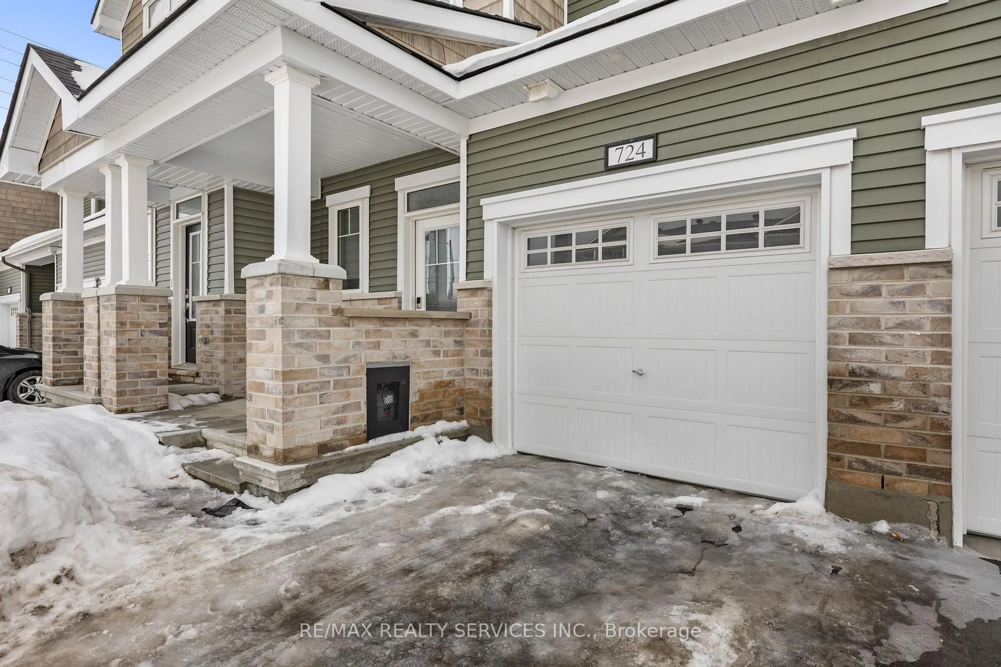 Unknown for 724 Rouncey Rd, Ottawa Ontario K2S 1B6